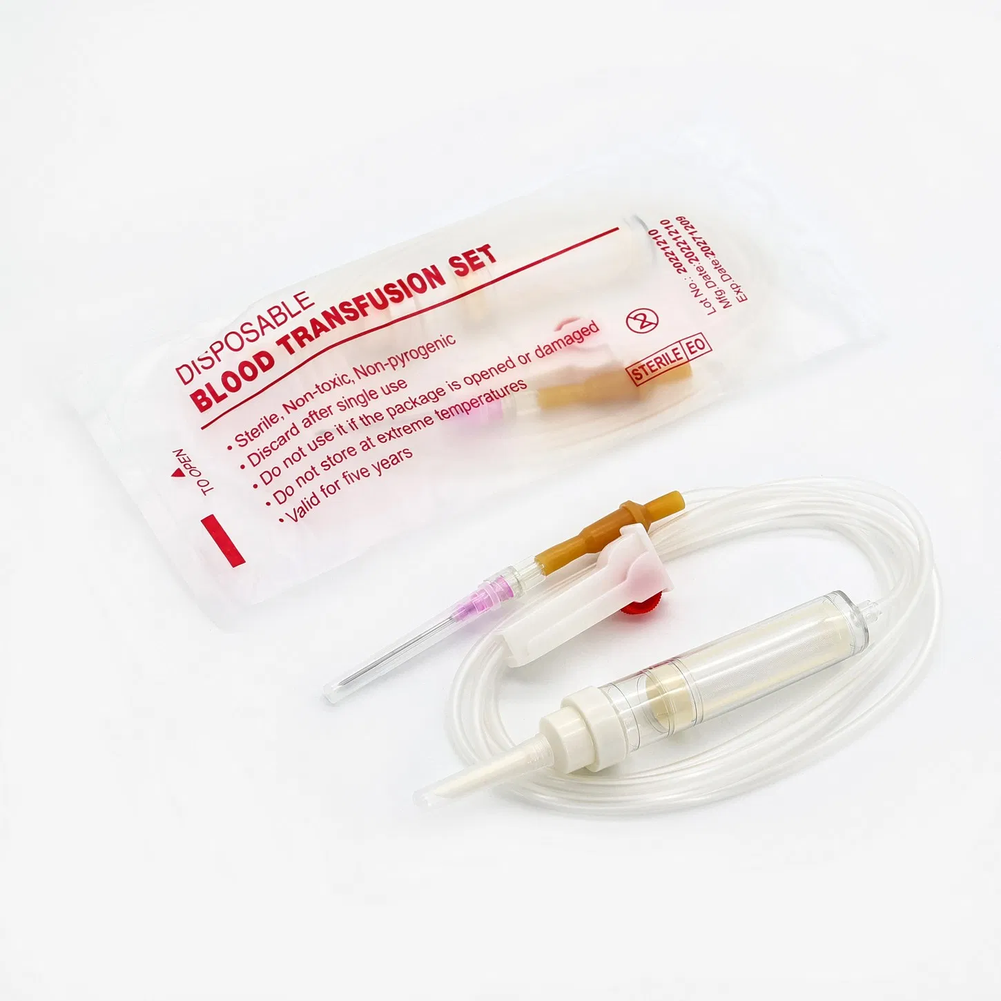 Juego de administración de sangre desechable de PVC con aguja médica disponible, con filtro ventilado o sin filtro ventilado
