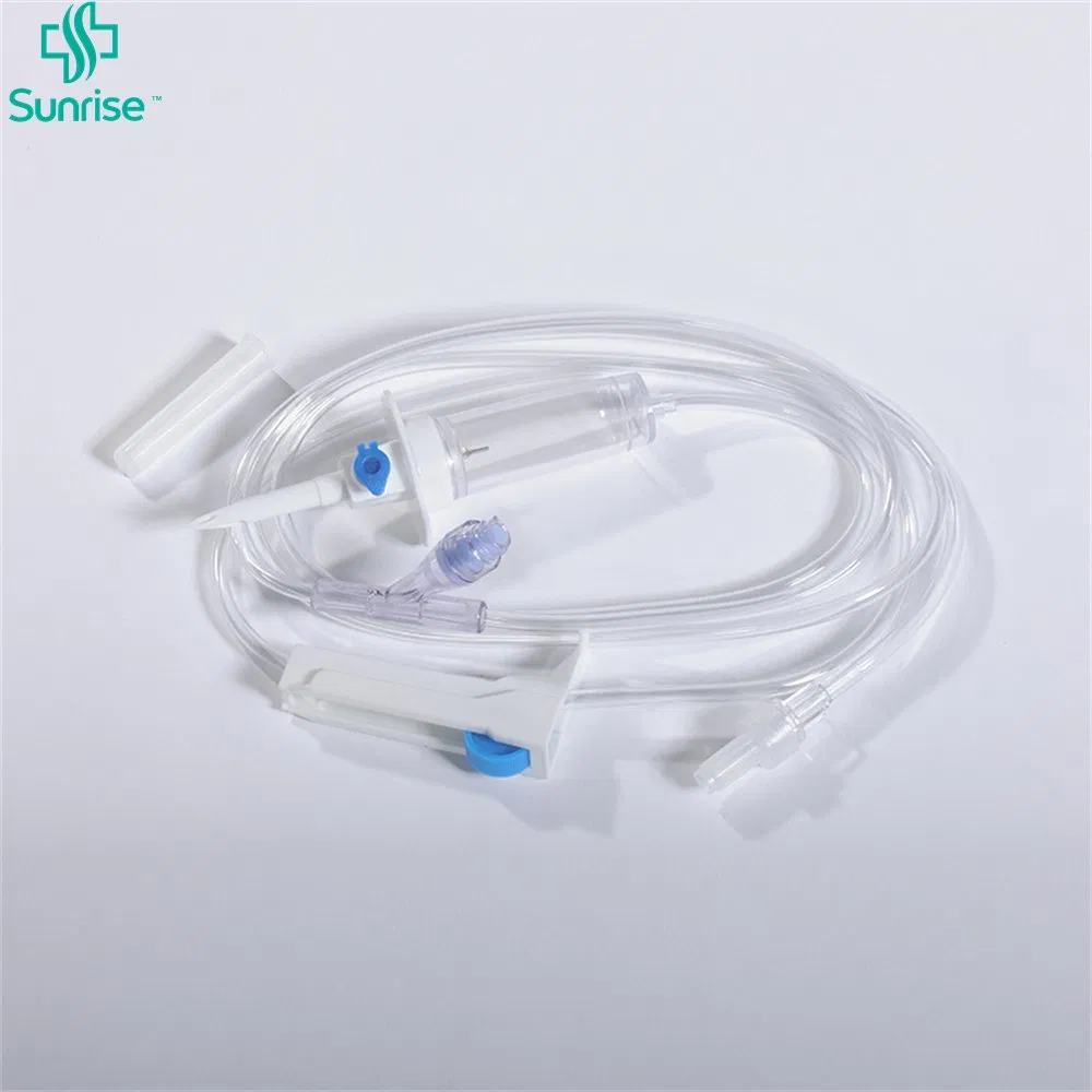 Conjunto de infusión desechable con conector libre de aguja