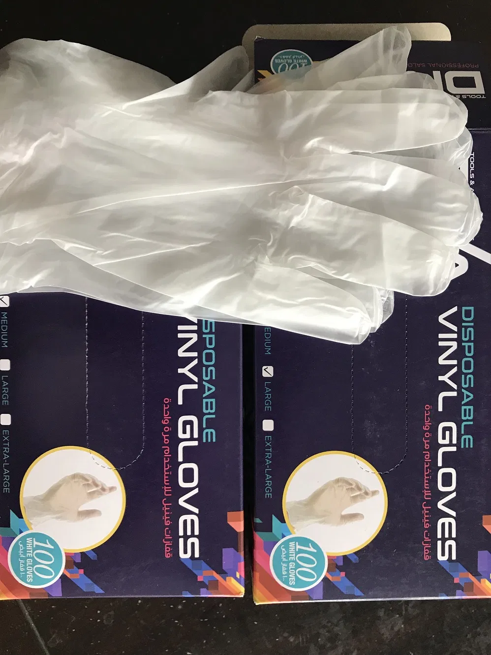 Luvas de Vinil Pretas e Brancas Descartáveis Sem Pó