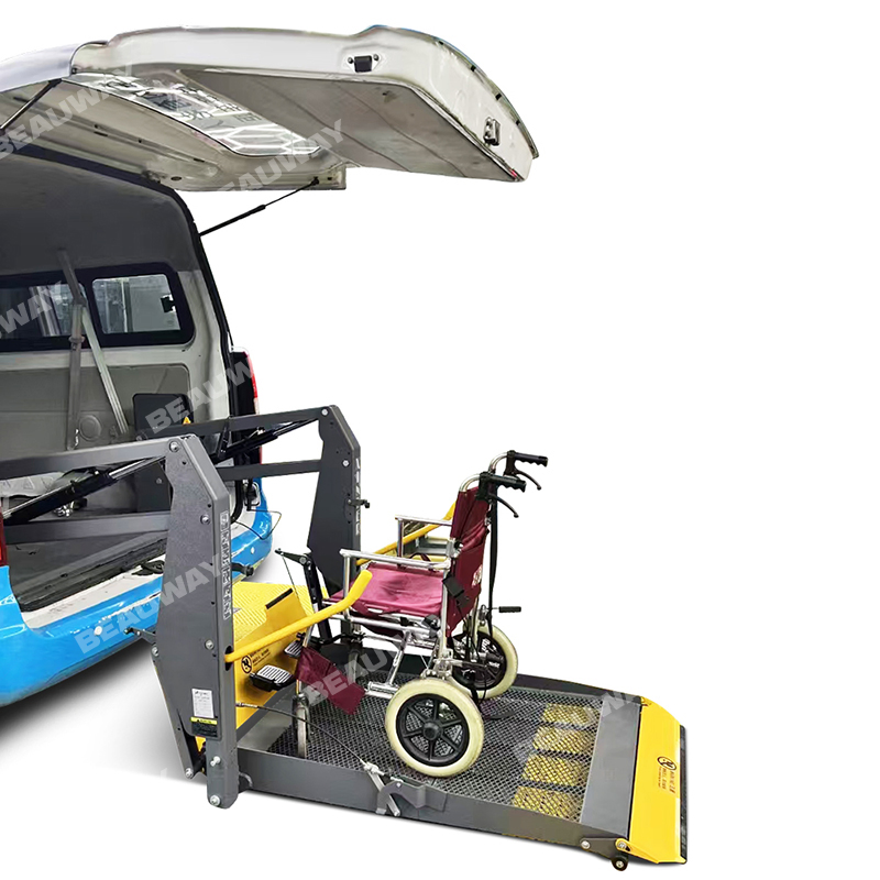 Electric Hydraulic Patient Transfer Wheelchair Platform Lift for Van Minivan Truck Disabled Handicapped People 300kg Capacity