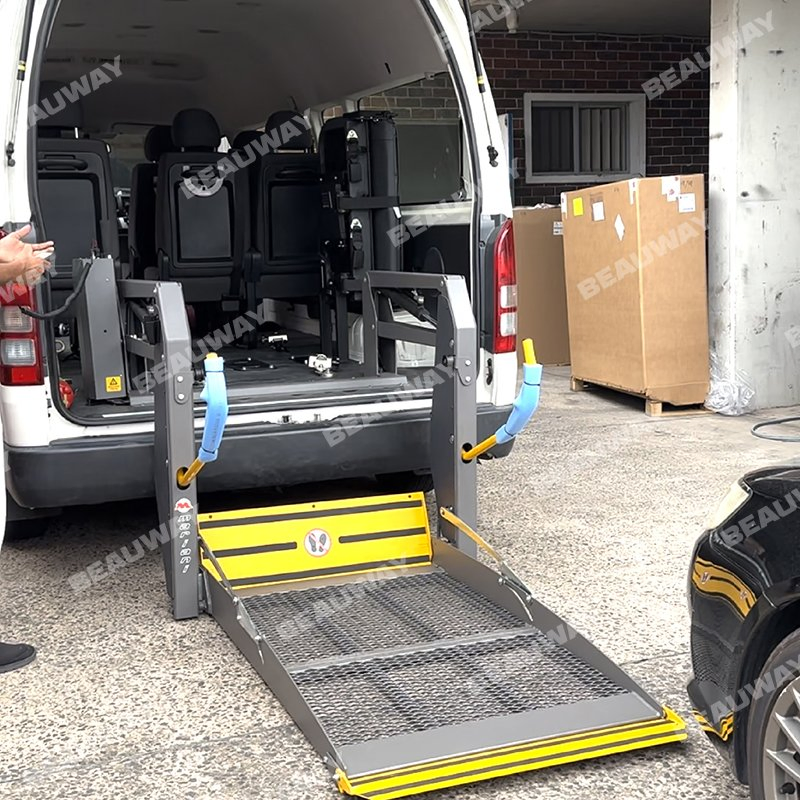 Electric Hydraulic Patient Transfer Wheelchair Platform Lift for Van Minivan Truck Disabled Handicapped People 300kg Capacity
