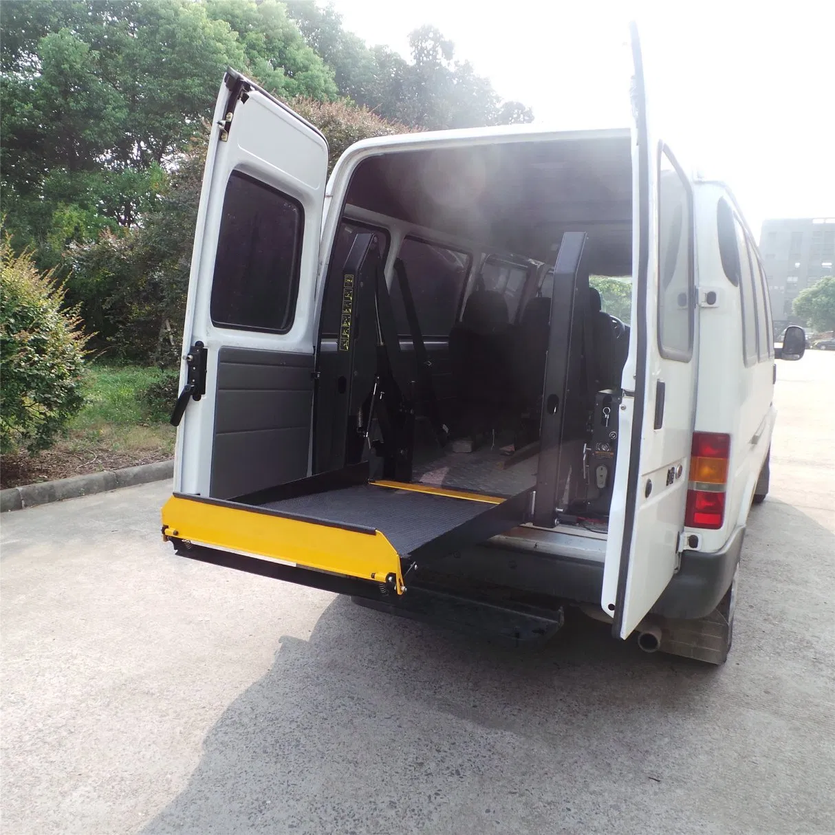 Hydraulic Wheelchair Lift with Stainless Steel Platform Patient Transfer to Vehicle