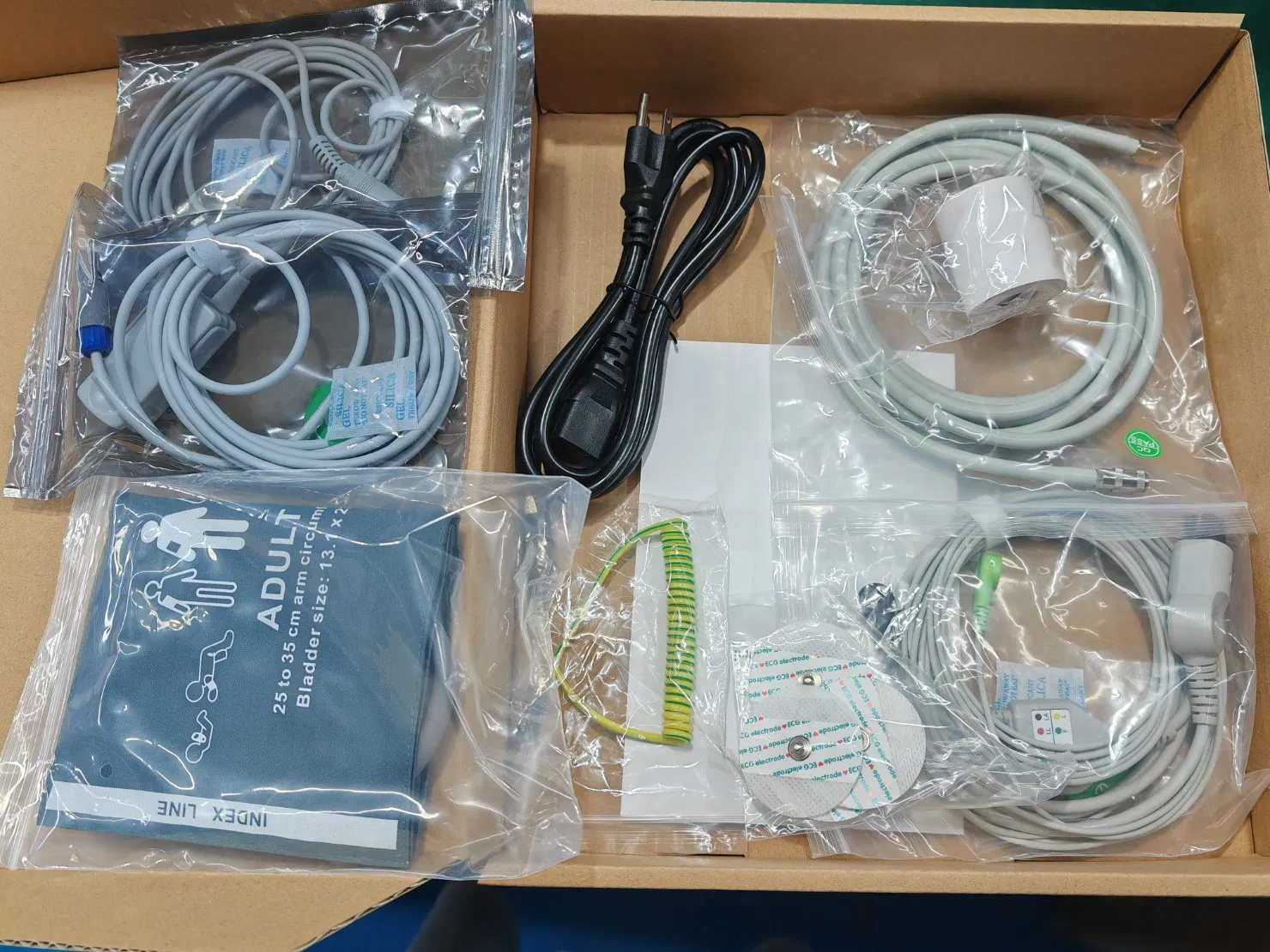 Guangzhou Hospital Factory Operation Room High Definition ECG SpO2 NIBP Resp Tem Heart Rate 12 Inch Remote Patient Monitor