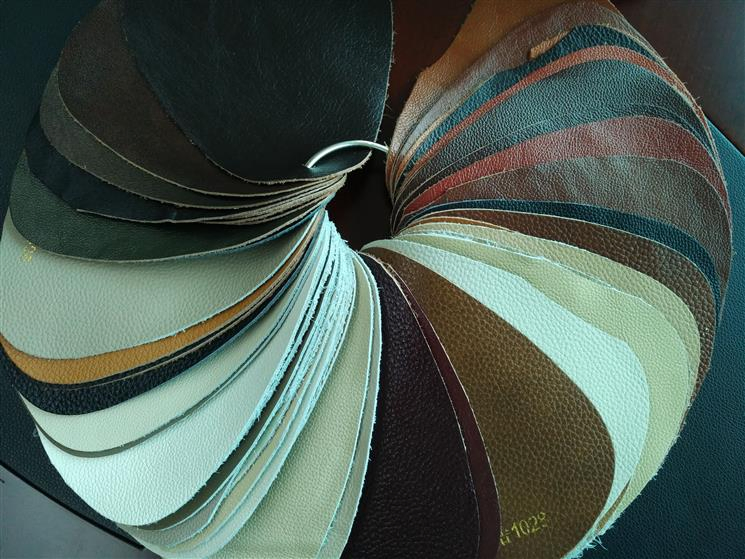 Italian Leather Sofa Office Meeting Room Sofa Set (FOH-8083)