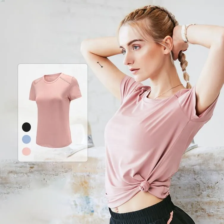 ملابس رياضية للنساء لممارسة اليوغا