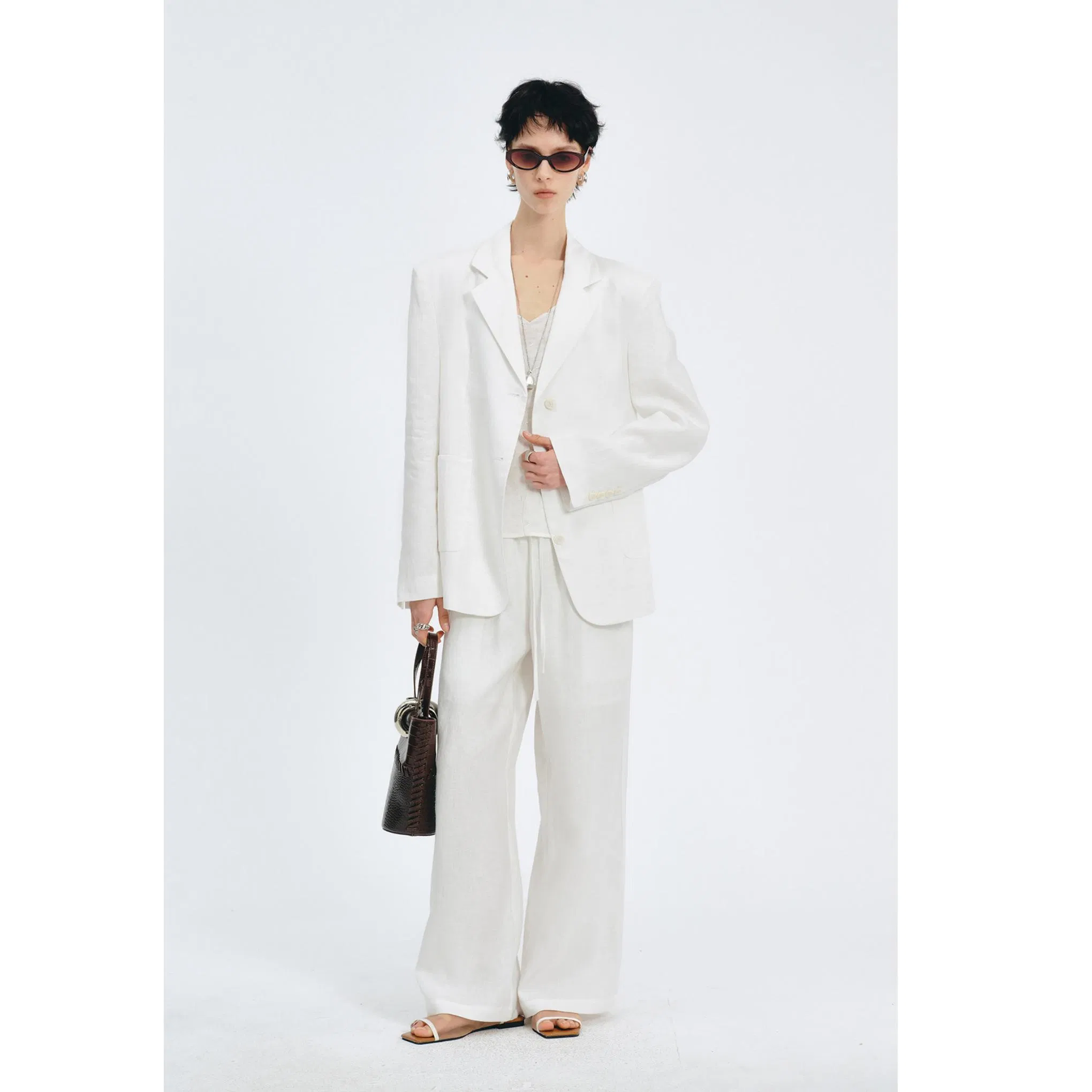 Women Oversized White Linen Blazer Jacket, Loose Notch Lapel Single Button Breathable Summer Suit Coat Casual Office Outerwear Custom Logo Wholesale