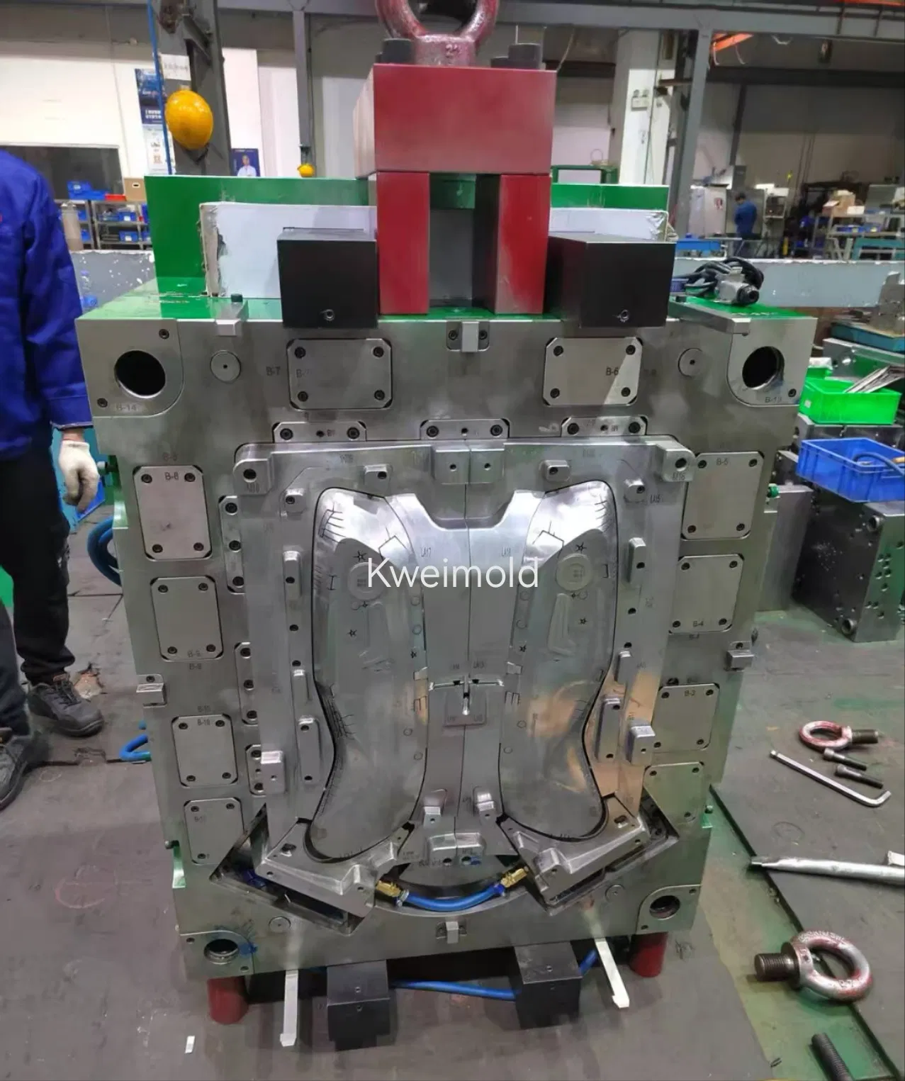 Manufacturing Plastic Injection Mold for Automotive Exterior Parts