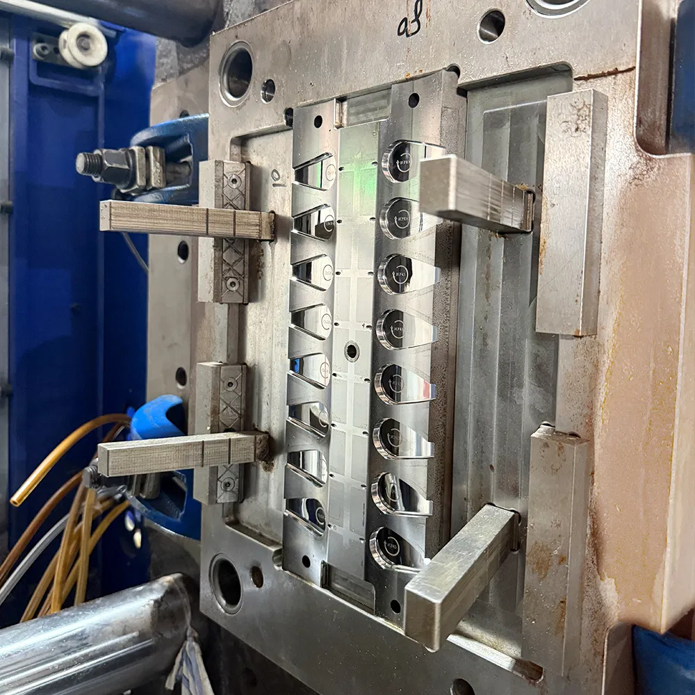 Custom Base Core Molding Cold Runner Plastic Injection Mould for Lotion Pump Trigger