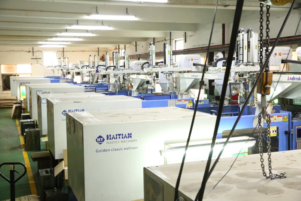 Plastic products injection workshop