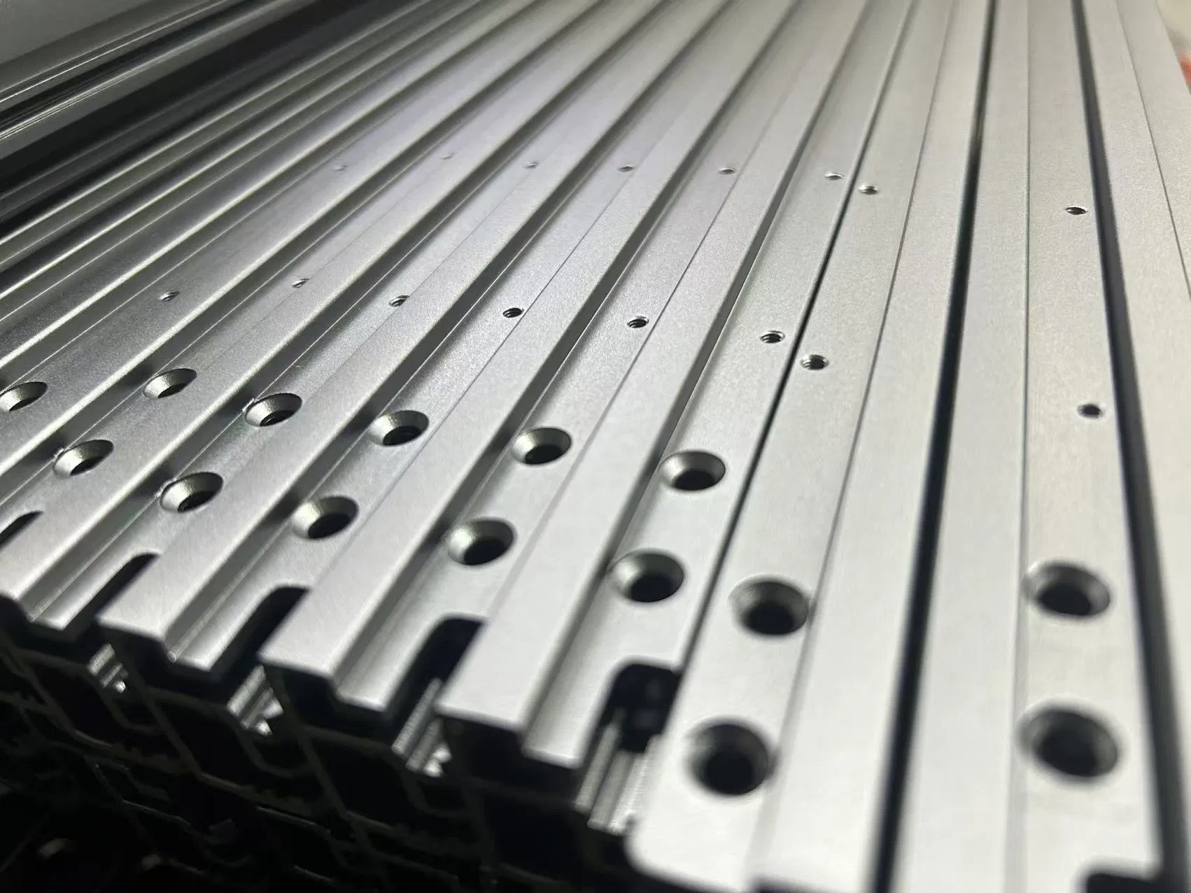 Advanced Healthcare Aerospace Custom Molds with 600t and 2000t Capabilities