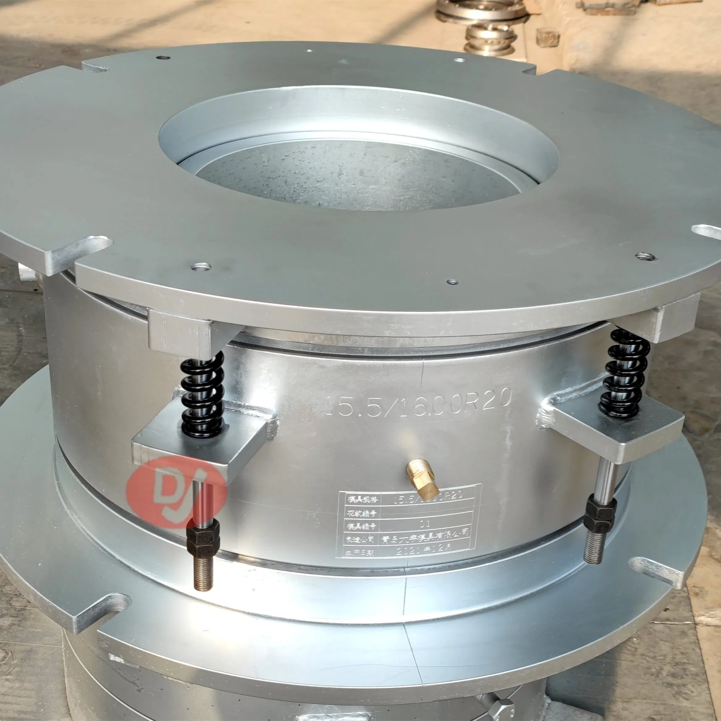 Modular Assembled Flap Mould for Industrial Packaging, China Precision Tyre Mould Customized Cushion Mould