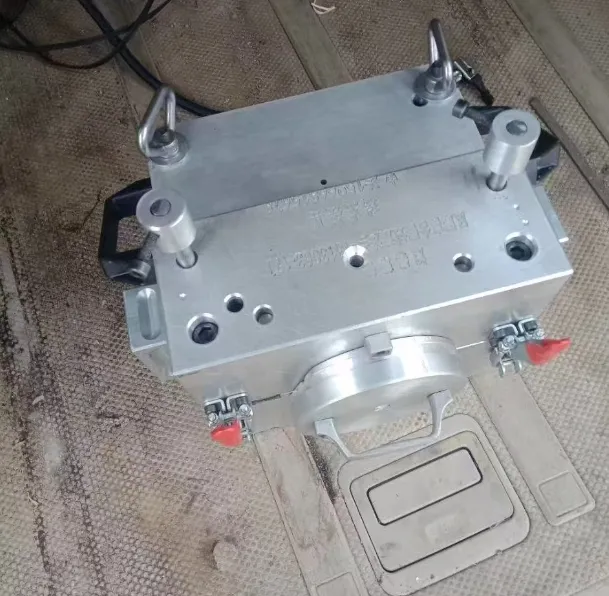 Single Blade Mold