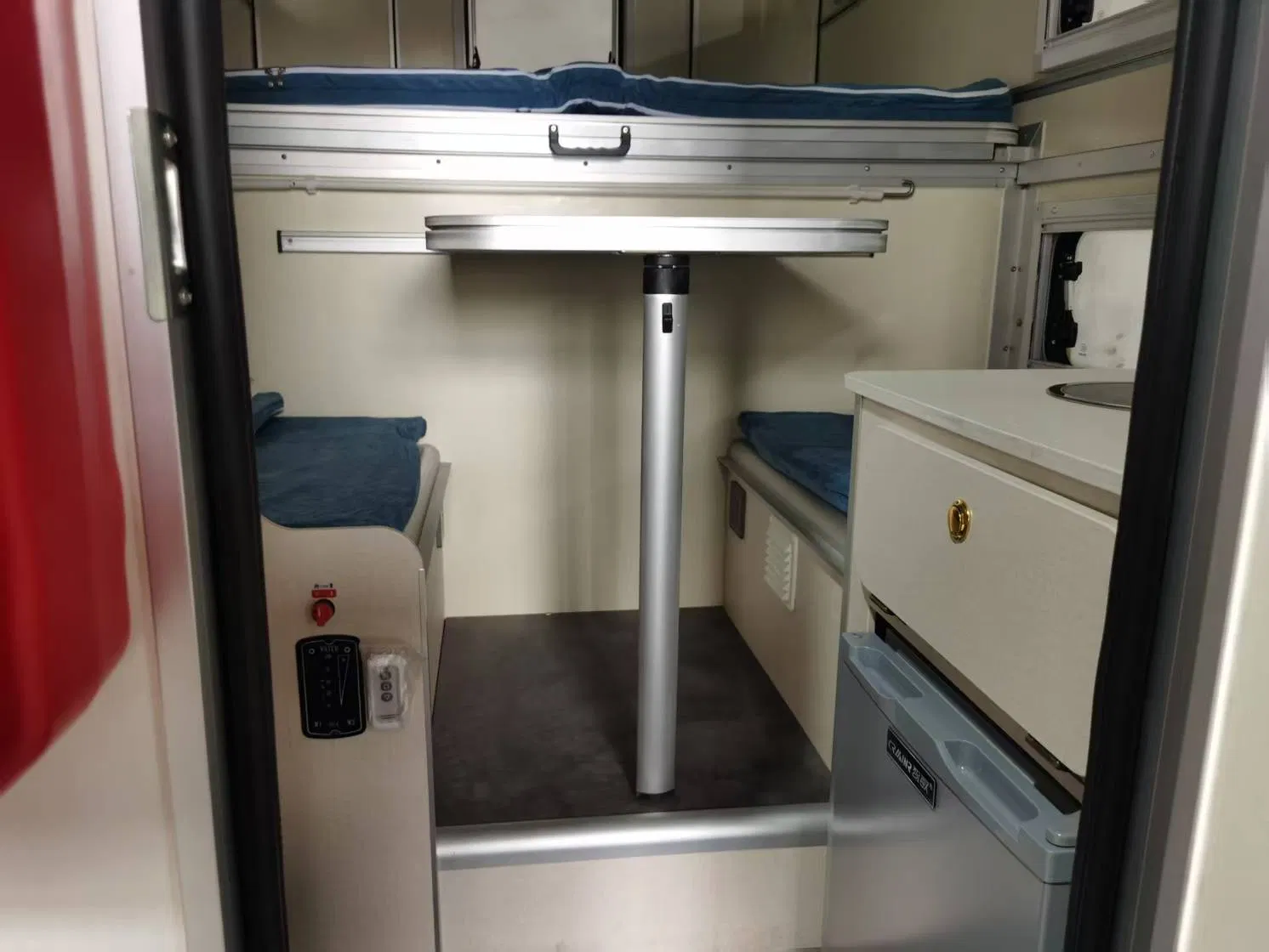 China Carbon Fiber Pickup Truck Camping Cabin Pickup Trailer Camping Pickup Truck