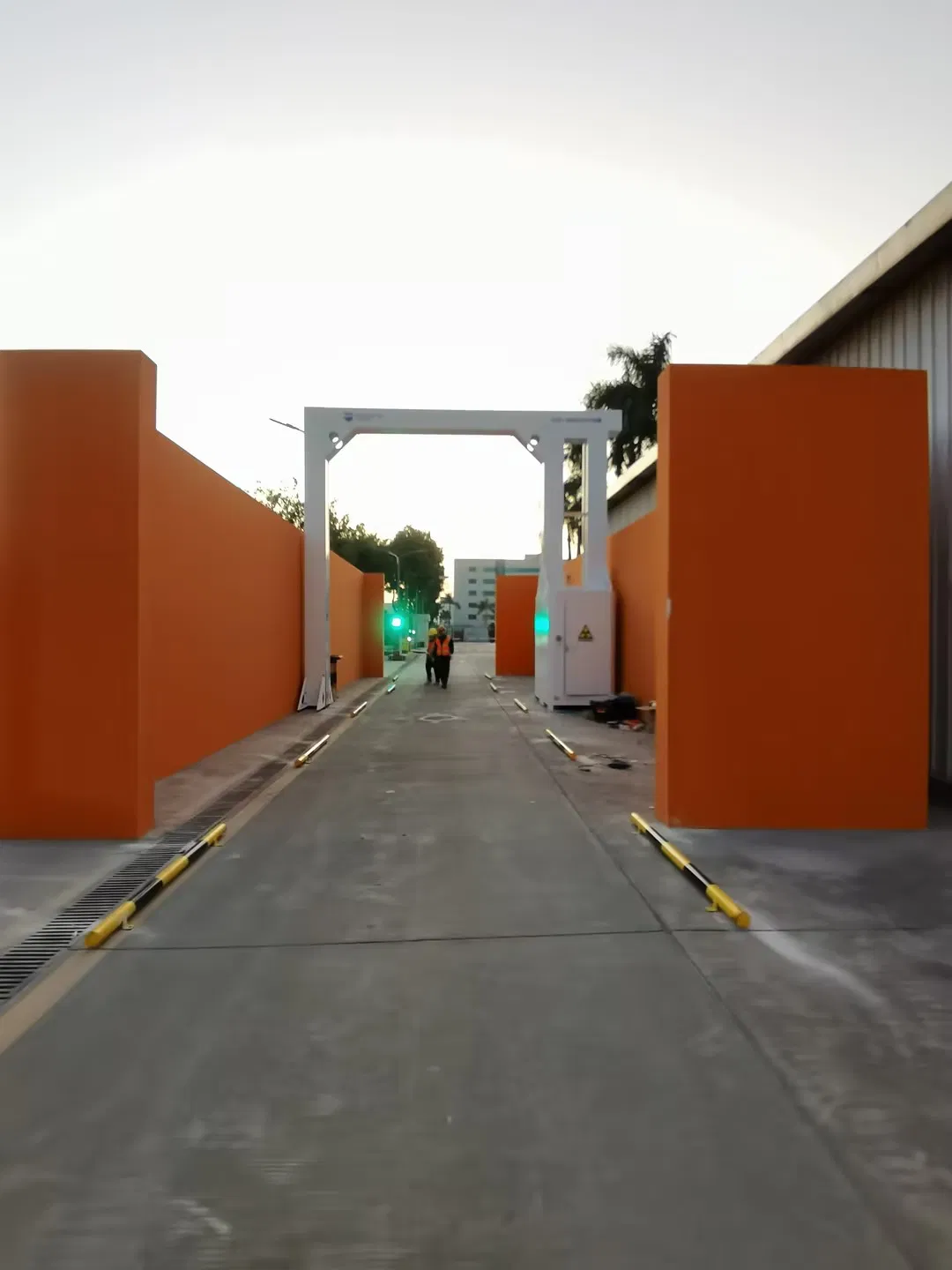 Iwildt an-48002800L Accurate and Efficient Large-Scale Equipment for Vehicle Safety Inspection in Logistics Park