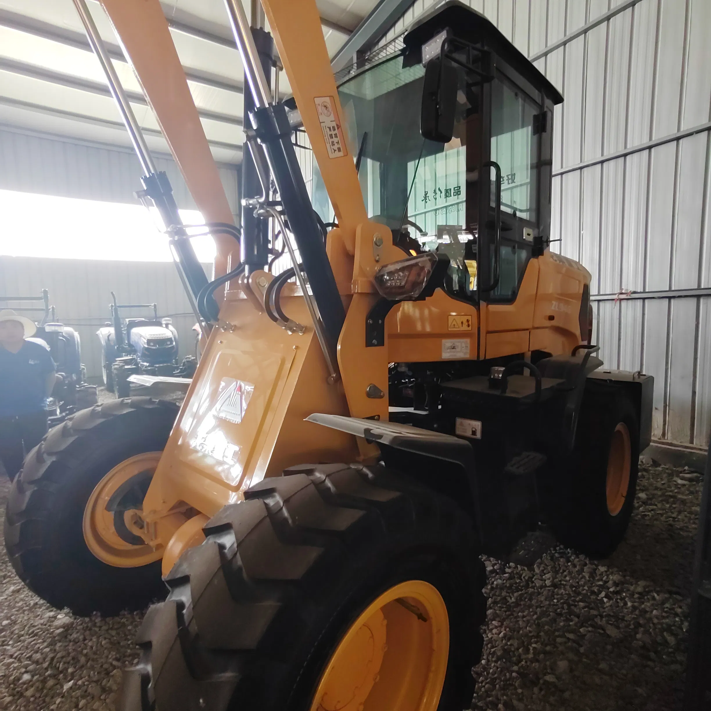 Yellow Transport Loader Equipment with Euro 5 Engine for Quick Material Handling