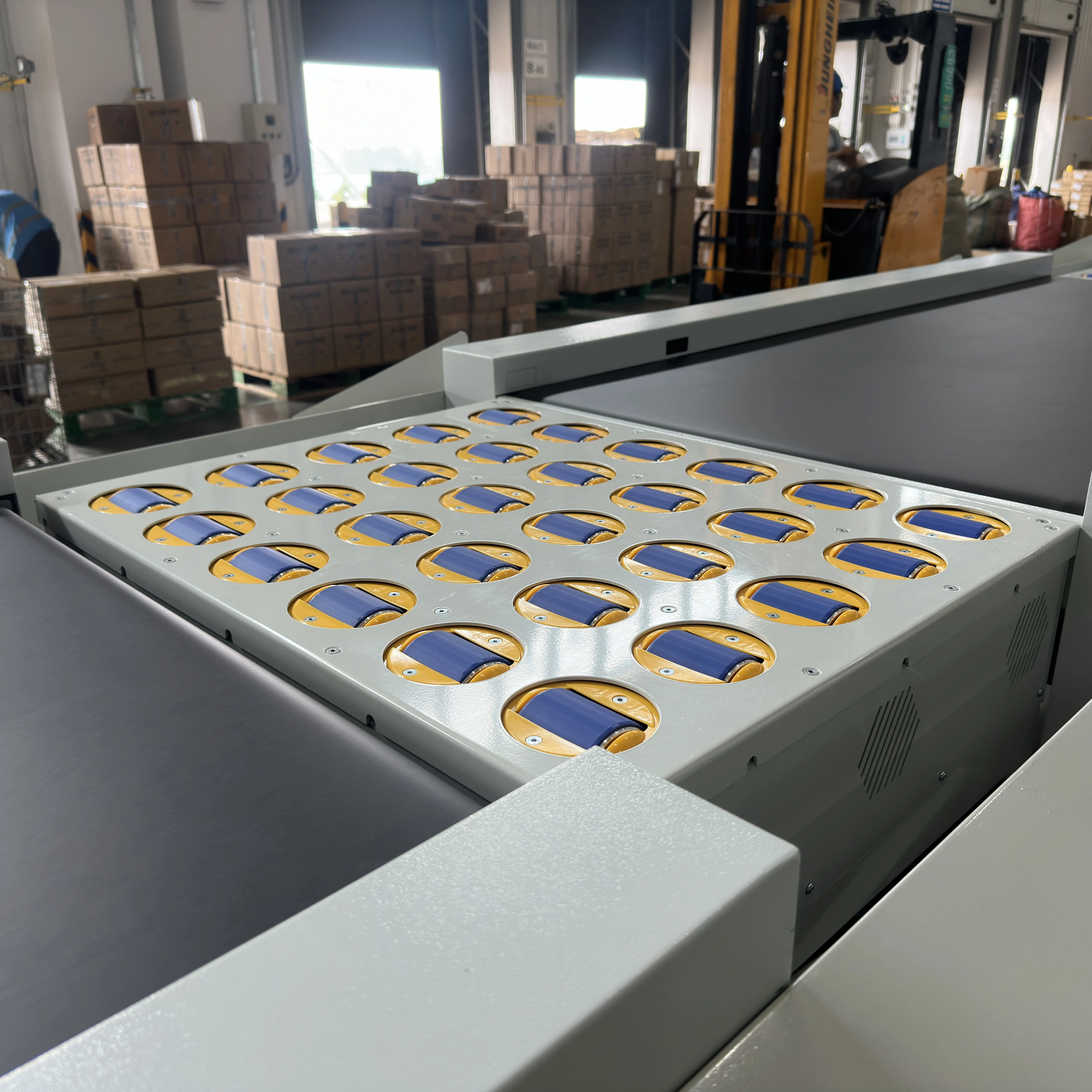 E-Commerce Intelligent Logistics Sorting System for Warehouse Automation and Distribution