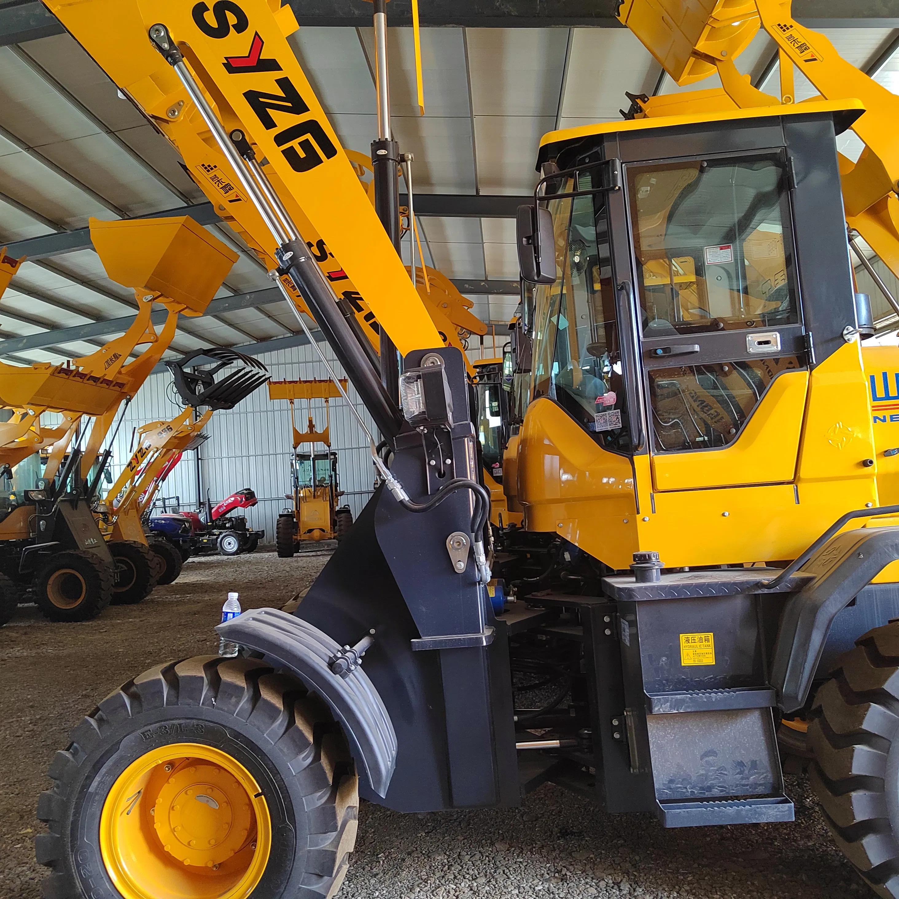 Yellow Transport Loader Equipment with Euro 5 Engine for Quick Material Handling