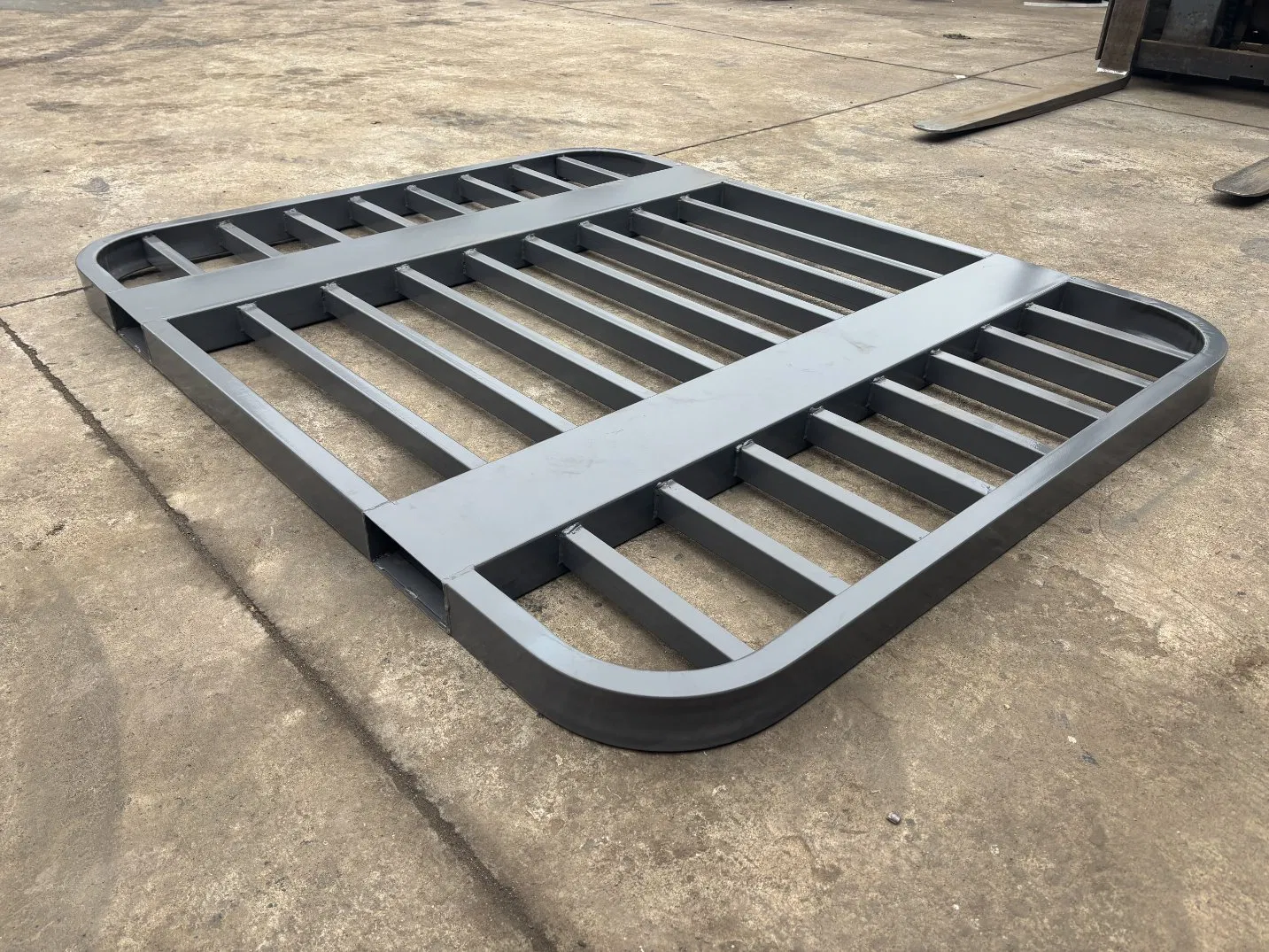 Iron Steel Industrial Solid Sturdy Practical Safe Pallet