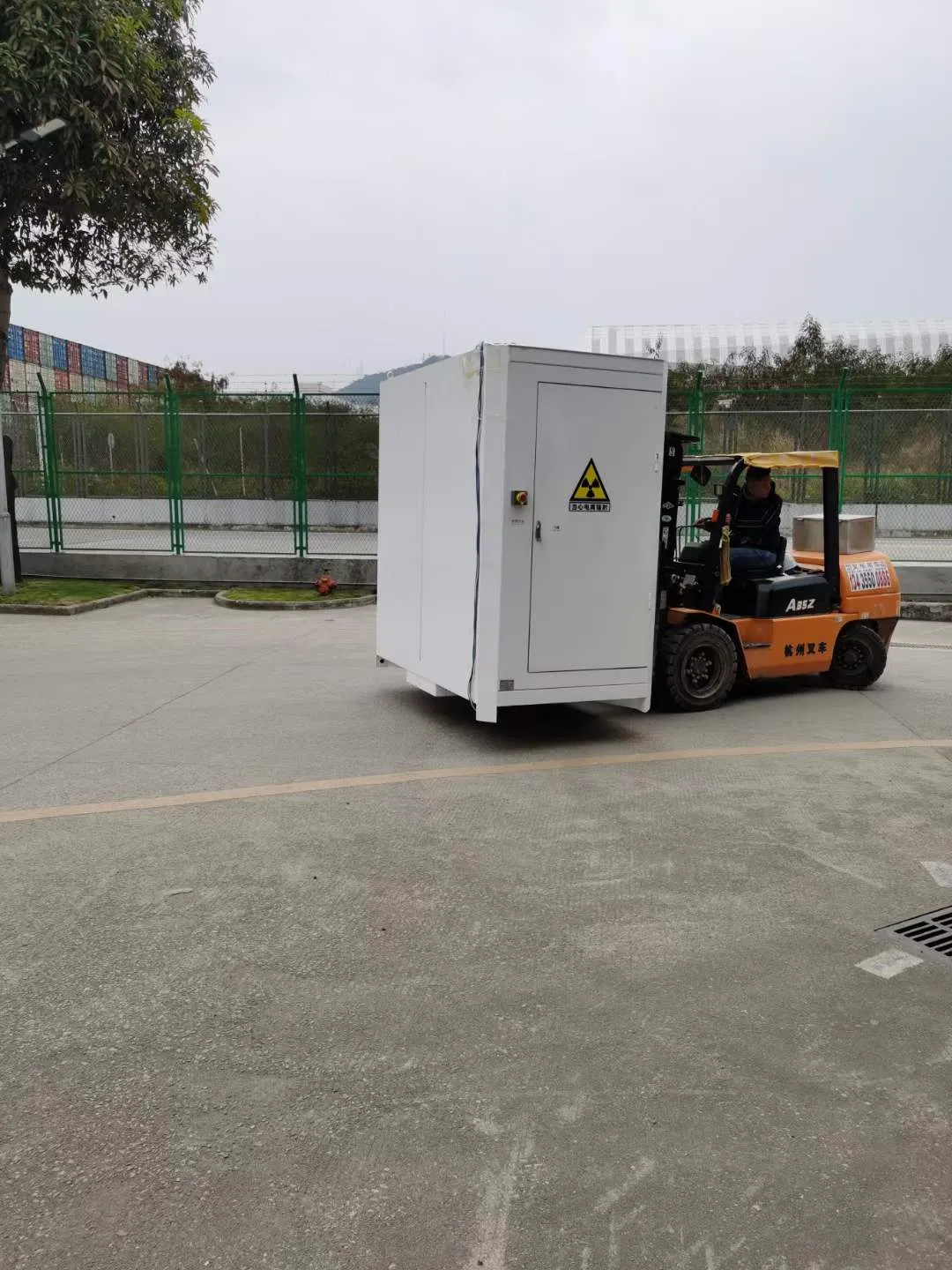 Large Truck X-ray Security Inspection System Is an Accurate and Efficient Large Equipment for Vehicle Safety Inspection in Logistics Park