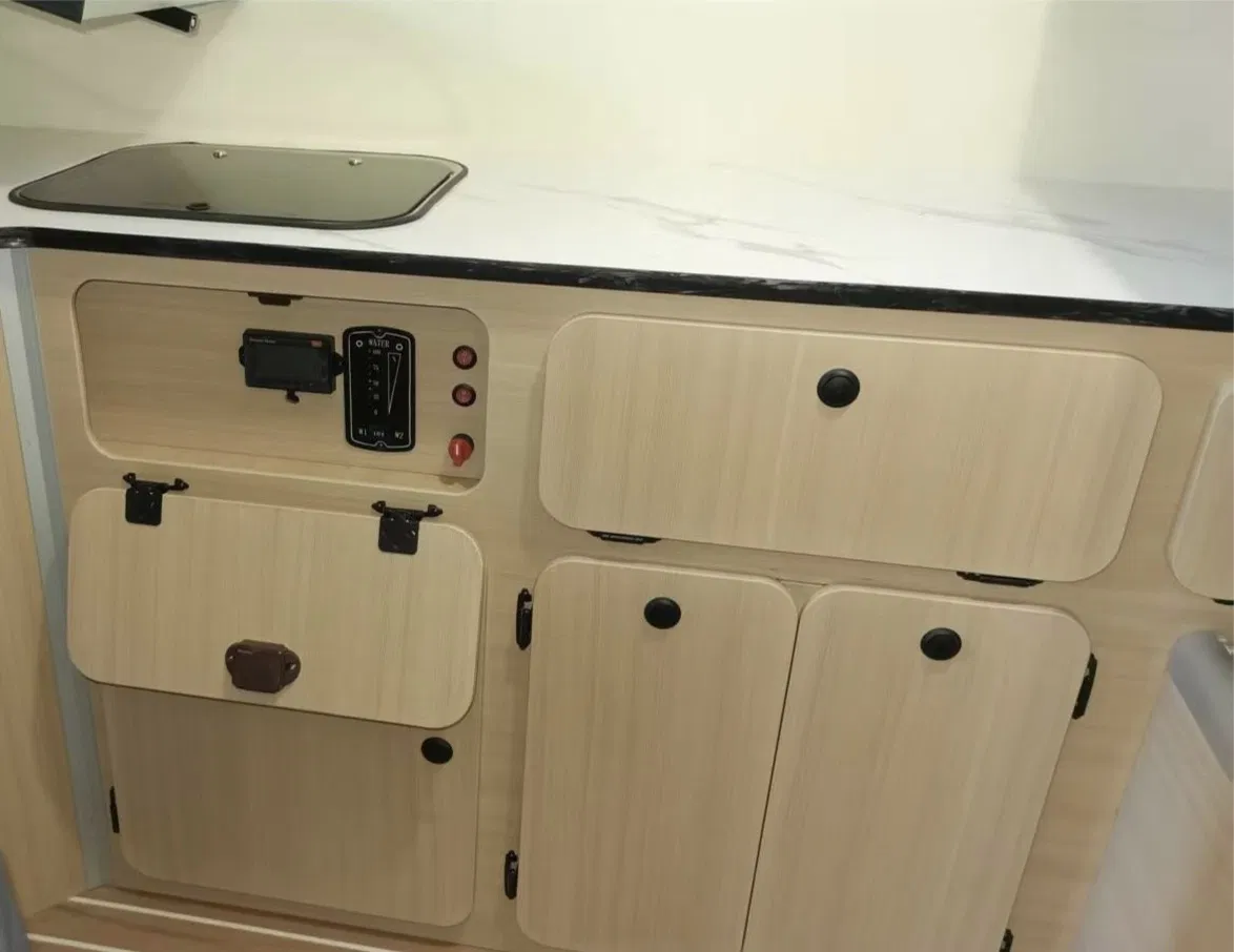 China Carbon Fiber Pickup Truck Camping Cabin Pickup Trailer Camping Pickup Truck