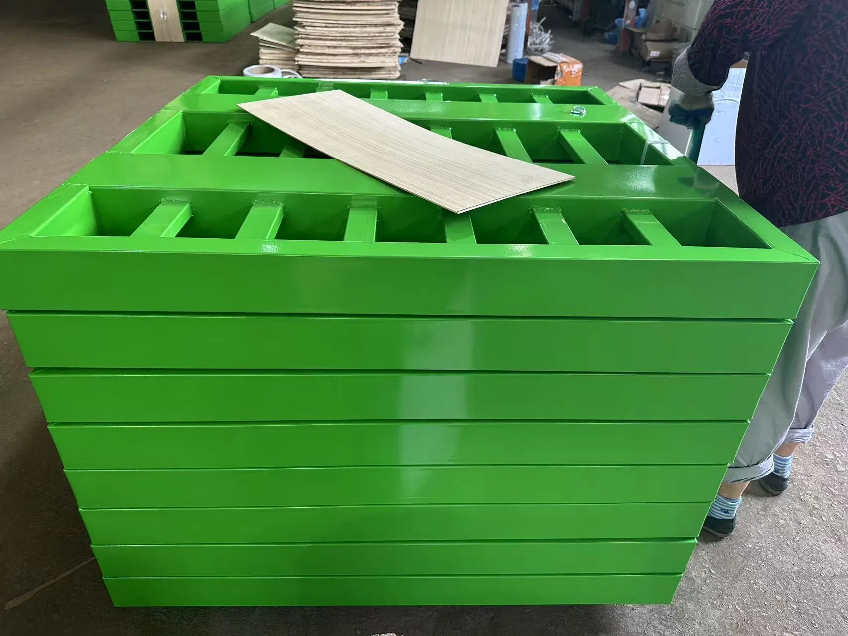 Fire-Resistant Iron Pallet - Resistant to Wear and Insect Infestation