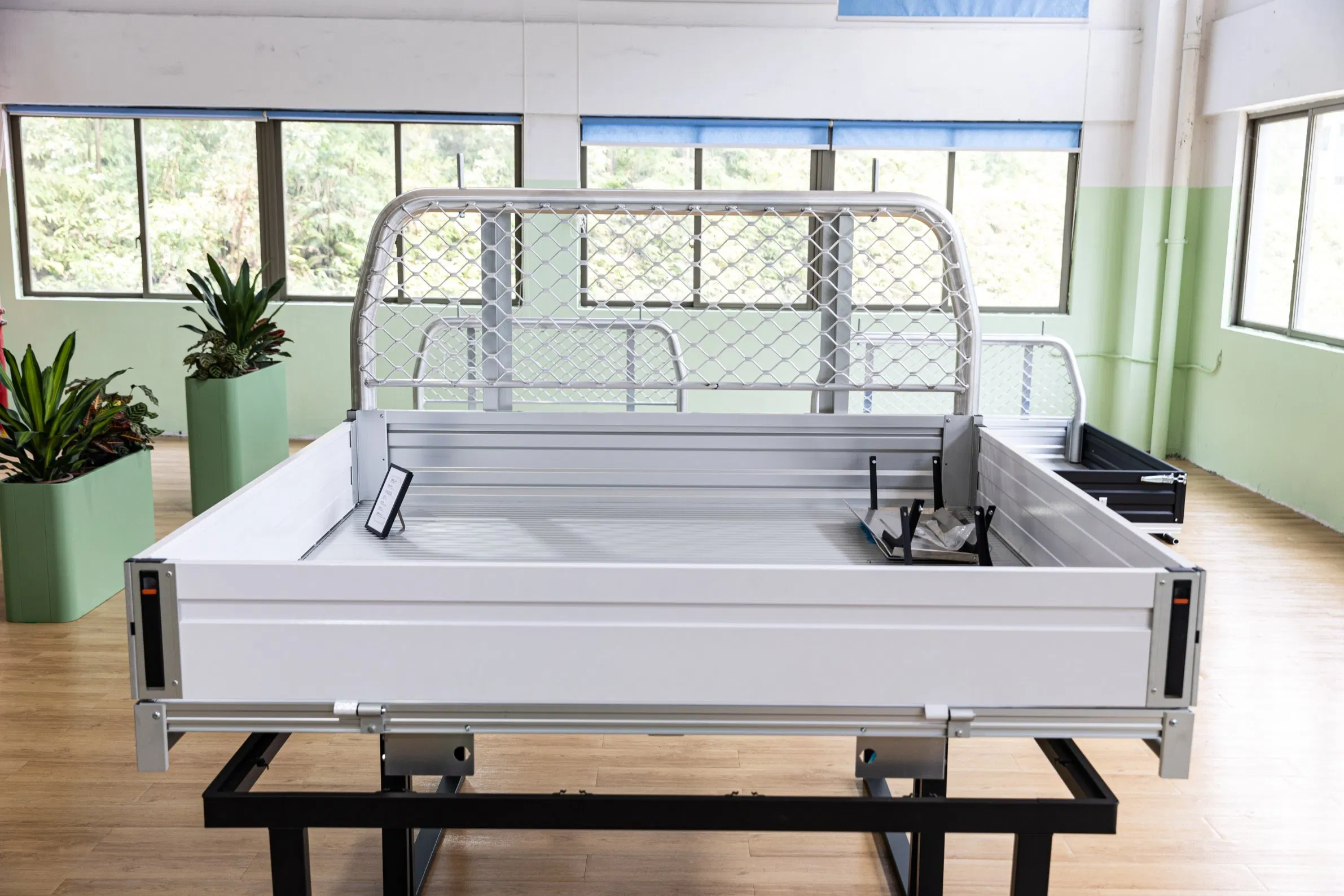 Cosco Brand Truck Box Tray Body / Tipping / Dump / Flatbed / Upper Truck Body