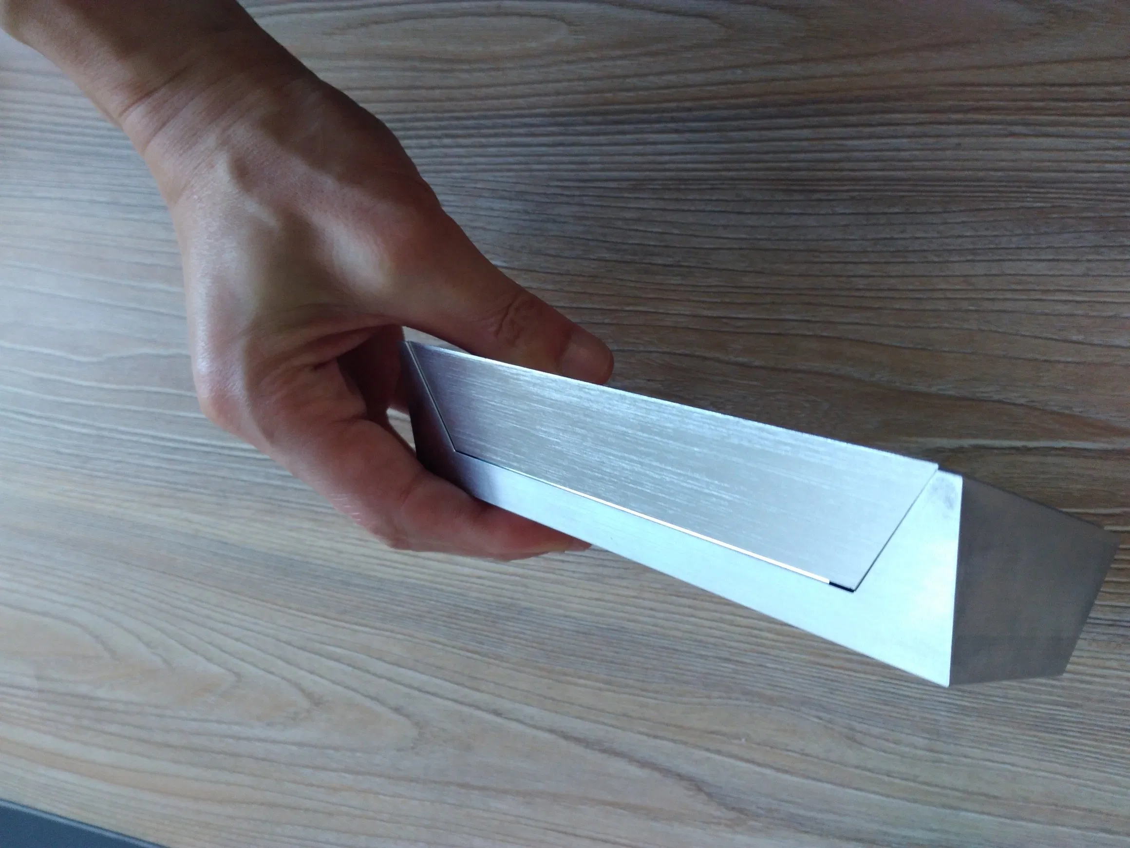 Energy Efficient Power-Regulating Aluminium LED CNC Parts Commercial Interiors