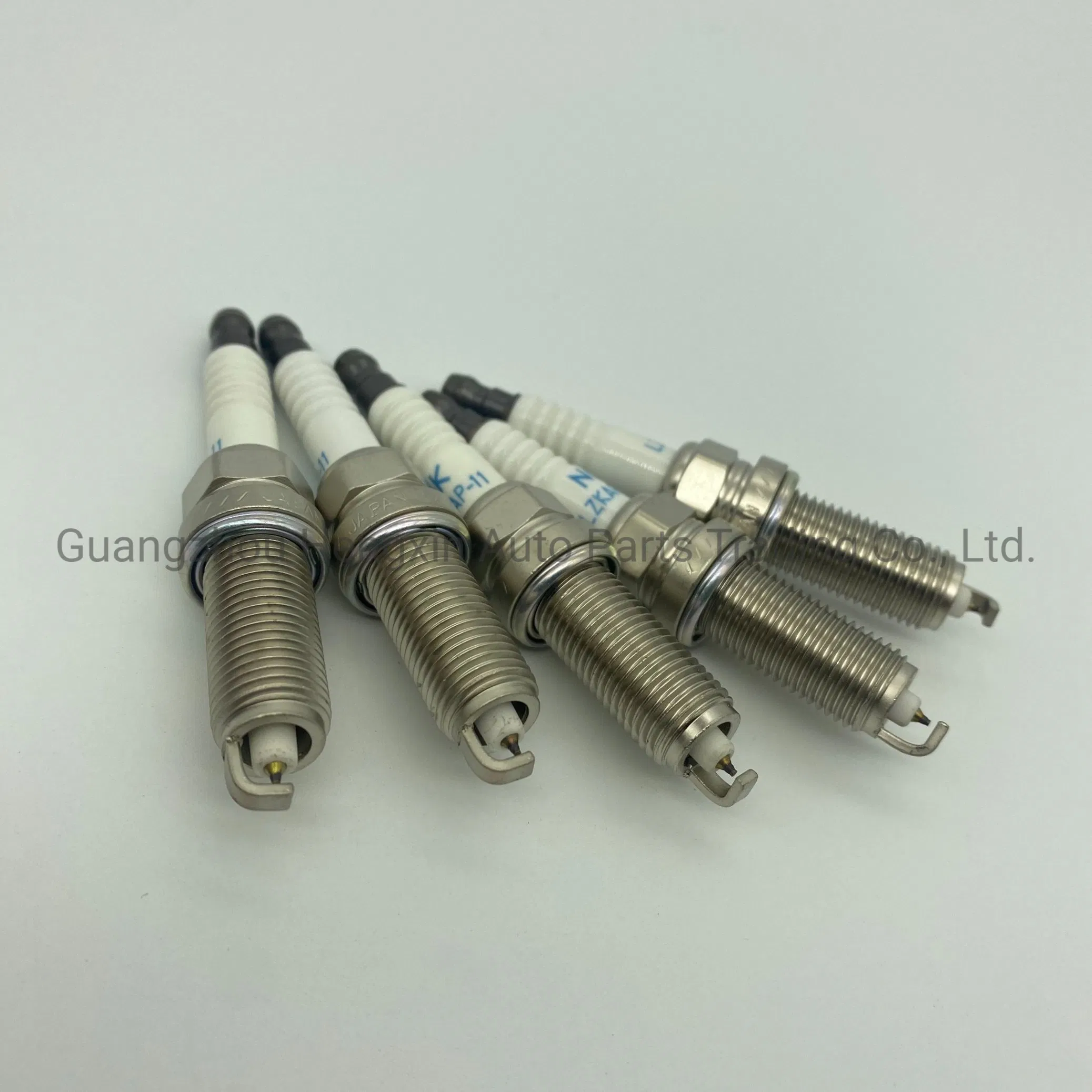 22401-ED815 Lzkar6ap-11 Auto Spare Parts Ignition System Spark Plug for Janpen Car