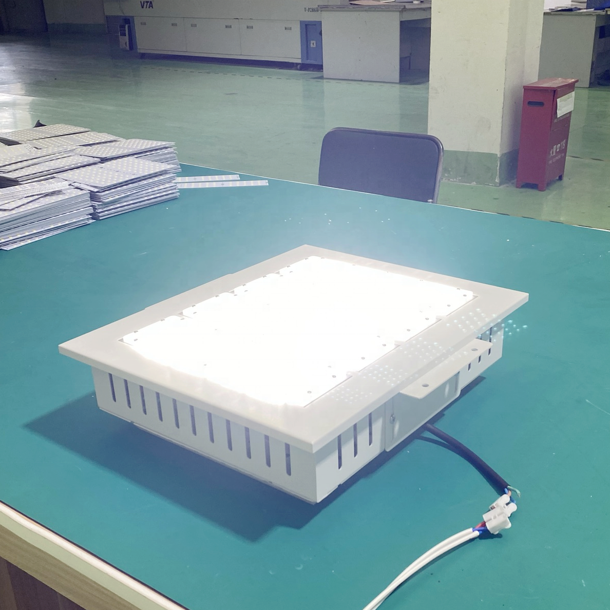 High BRIGHTNESS 100w 150w 200w 240w LED Canopy Light for Gas Fuel Petrol Station Light