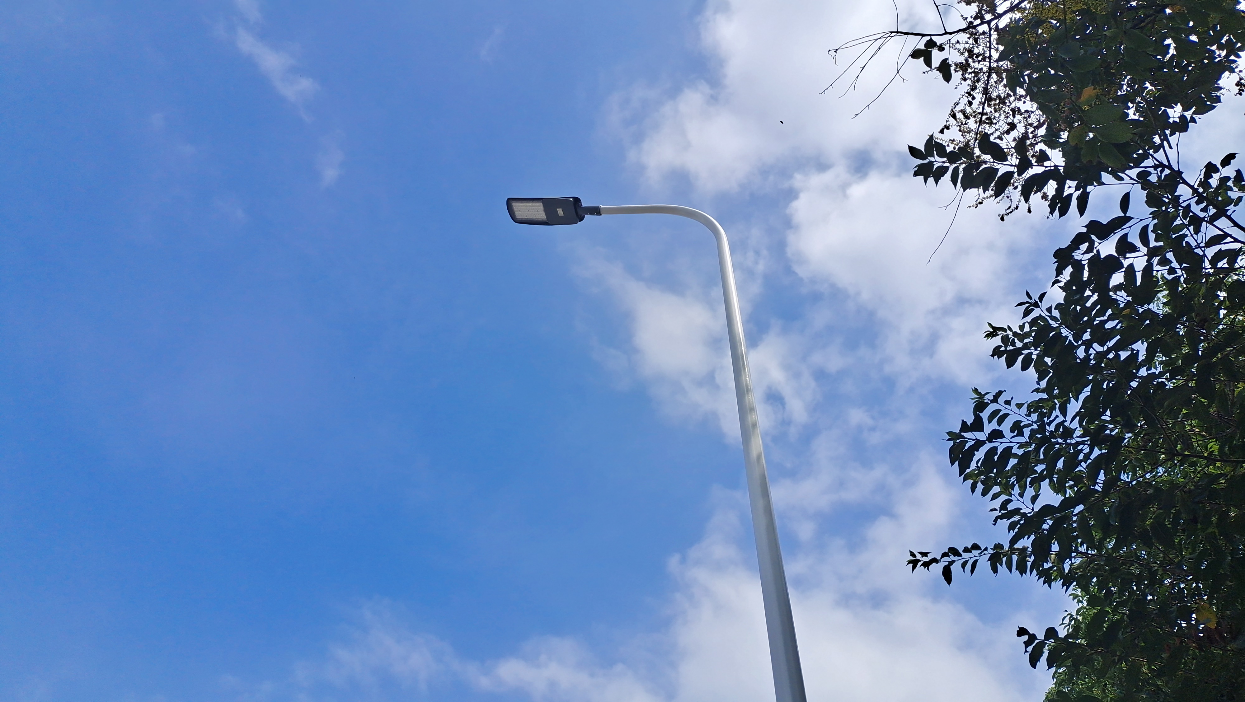 JYTL06M 50AH/12.8V 200lm/w 120W Solar Led Street Light Road Application