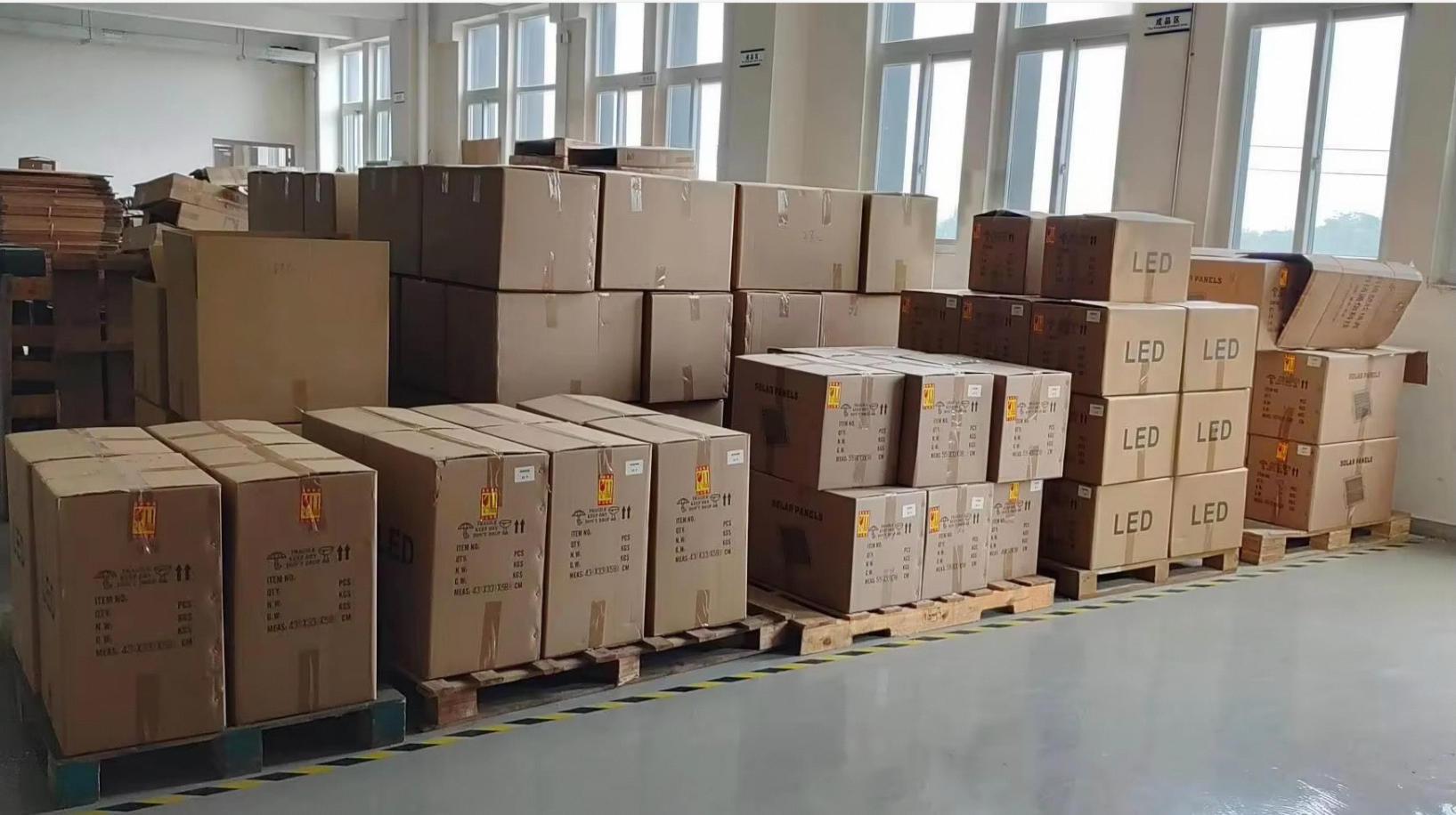 Professional packing and export packaging for outdoor lighting products