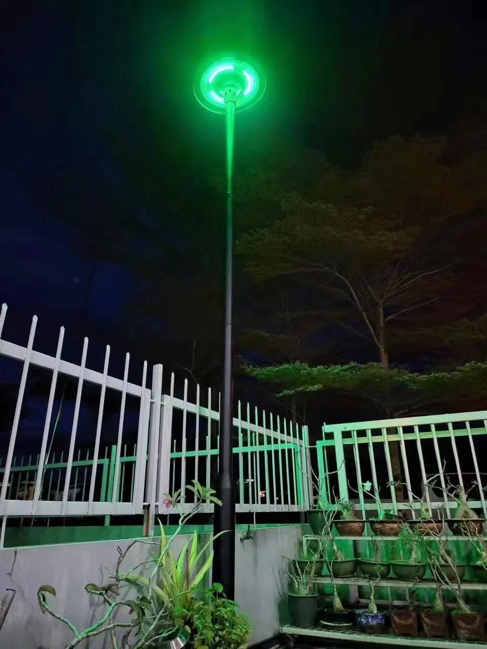 CE Modern Outdoor Mj-Ew800 UFO LED Solar Street Light for Garden Plaza Pathway Parking Lot