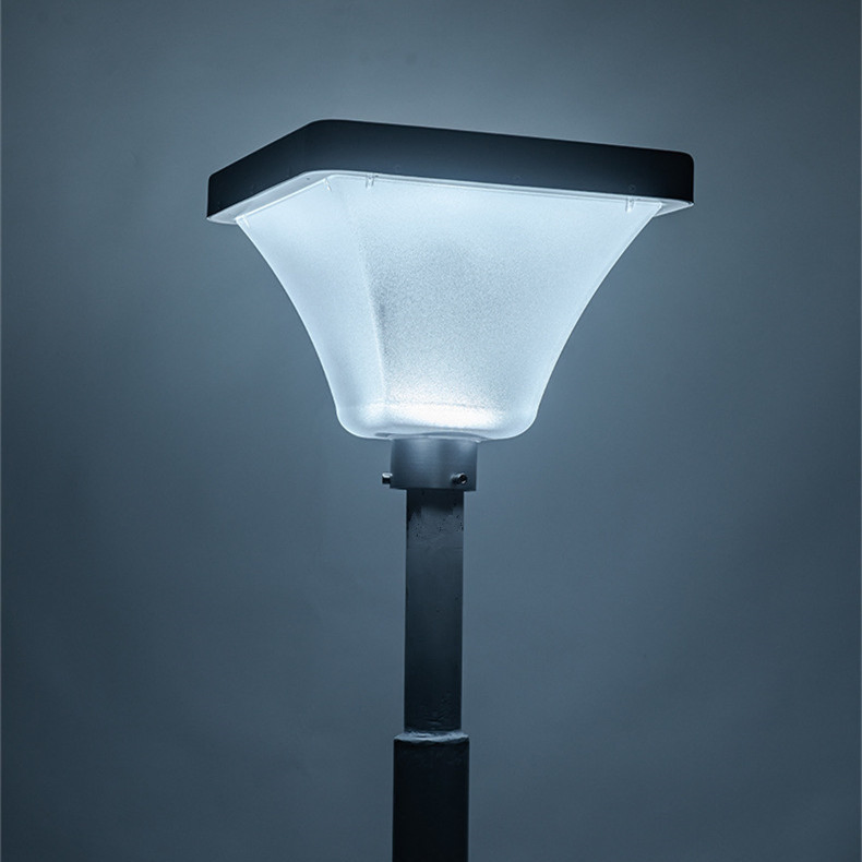 Aluminum LED UFO Lawn Lamp Solar Garden Light for Walkway Plaza Park Road