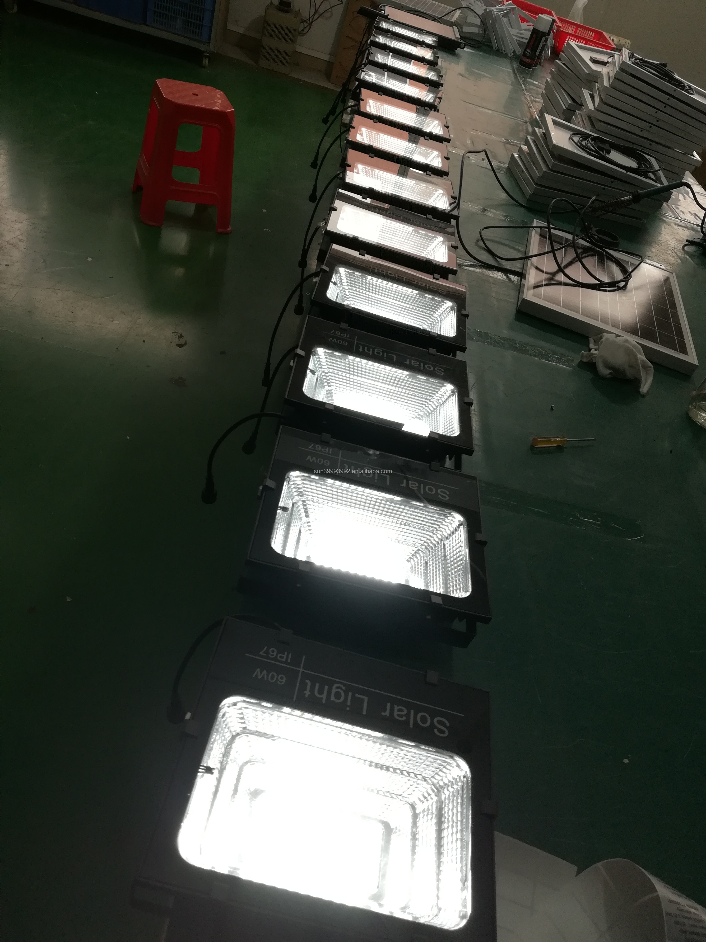 Aluminum Split All in Two Solar Energy Flood Light LED Solar Street Lighting 100W Wall Mounted