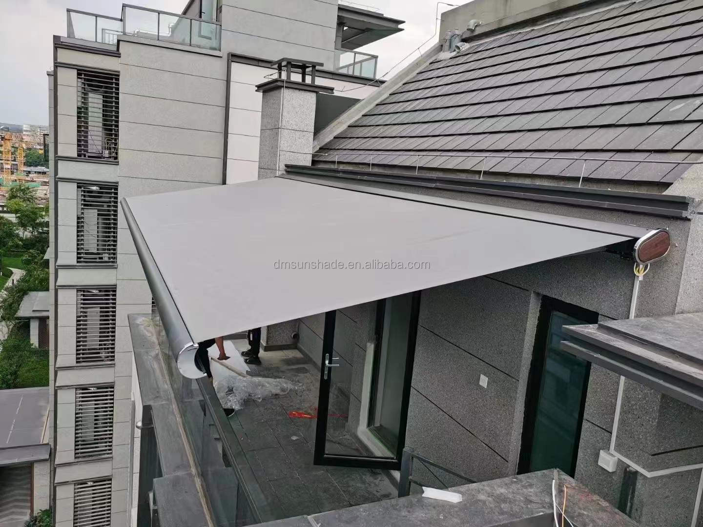 Retractable Awning Details