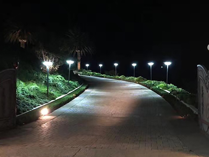 3m 15W Outdoor LED Solar Plaza Light Garden Light