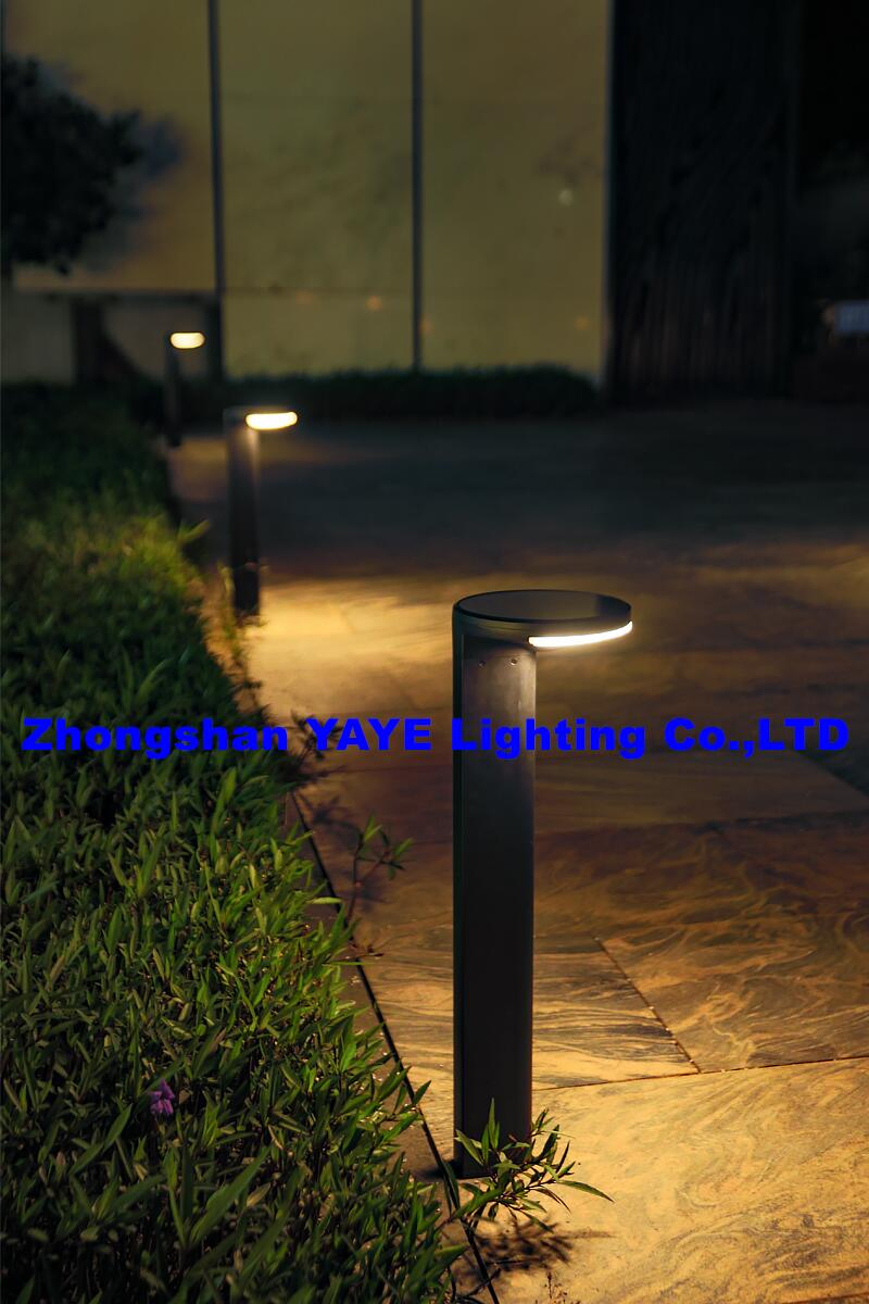 Yaye 2023 Hottest Sell 50W Outdoor Waterproof IP65 LED Solar Lawn Park Light for Gardens and Plaza with 1000PCS Stock/ 3 Years Warranty