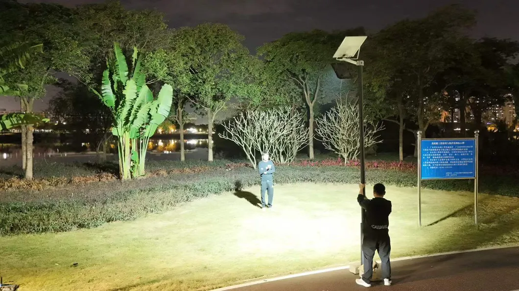 Solar Floodlight 200W-2000W All-in-One LED Solar Projector Light IP65 Waterproof Outdoor Lighting