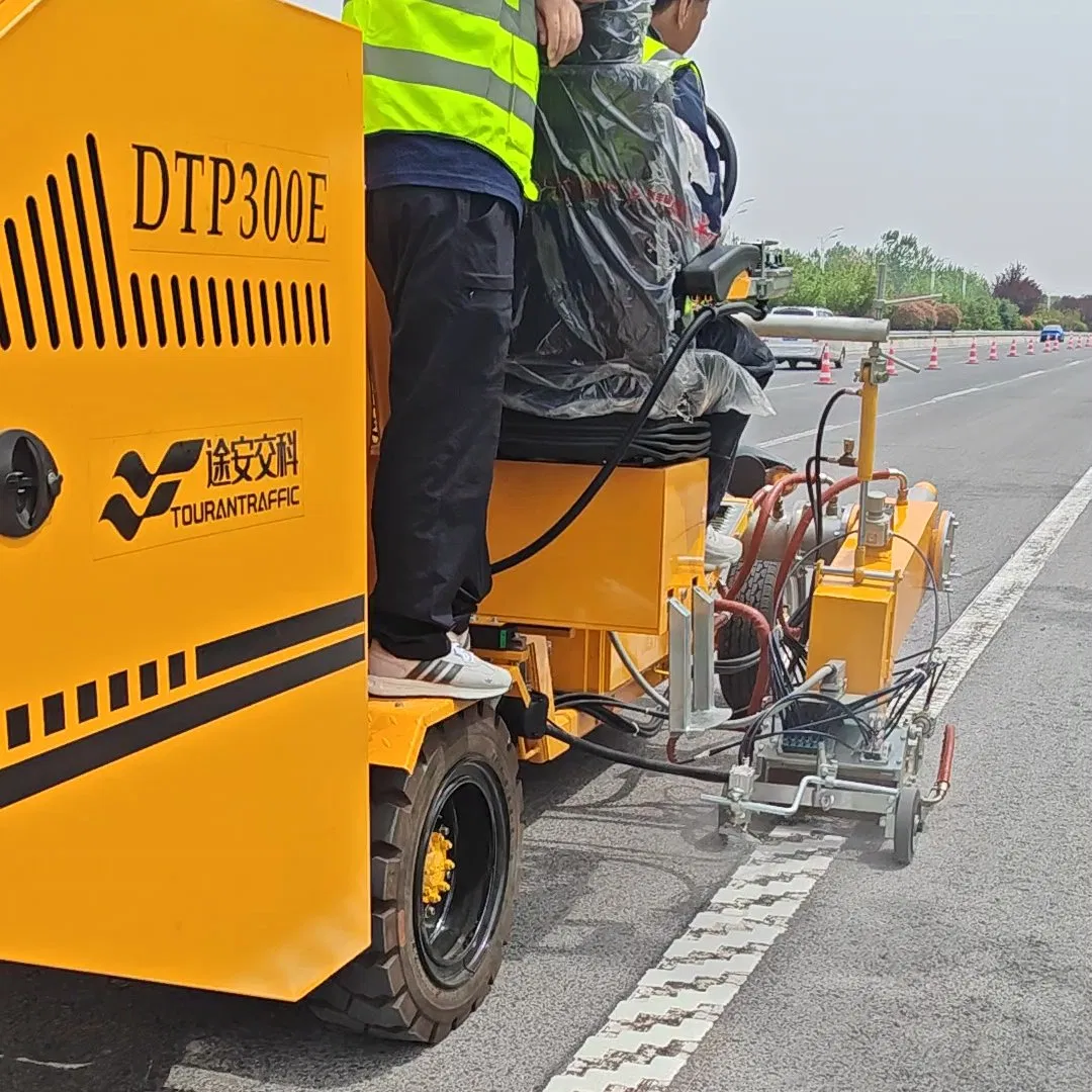 Newly Upgraded The Most Flexible Thermoplastic Extrusion Road Marking Machine with High Efficiency