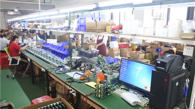 OneSe Beauty assembly line — professional beauty device manufacturing facility in Shanghai