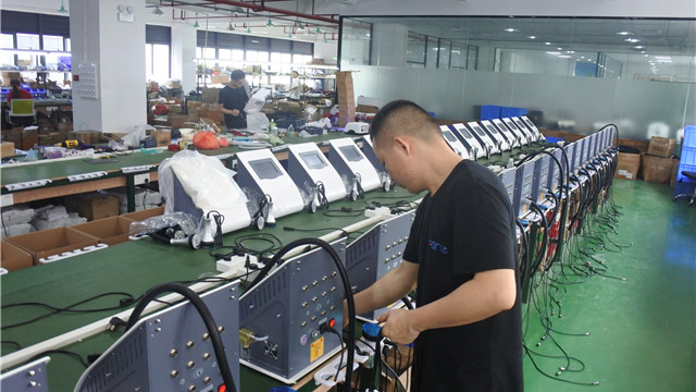 OneSe Beauty inspecting process — quality control inspection of finished beauty devices