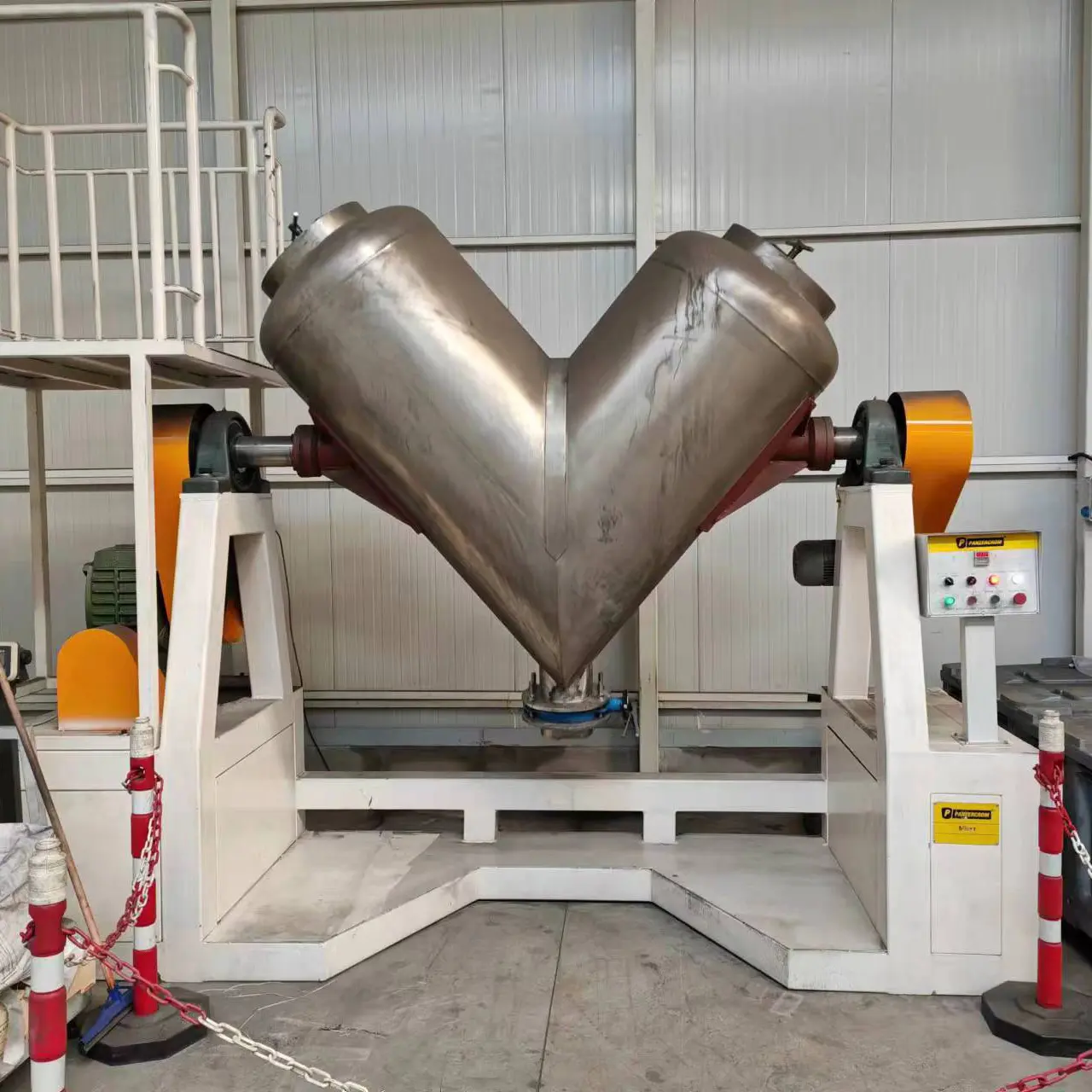 Flux powder mixing machine for welding wire flux preparation