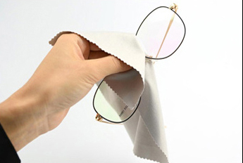 Step 1 pad lenses with spectacle cloth