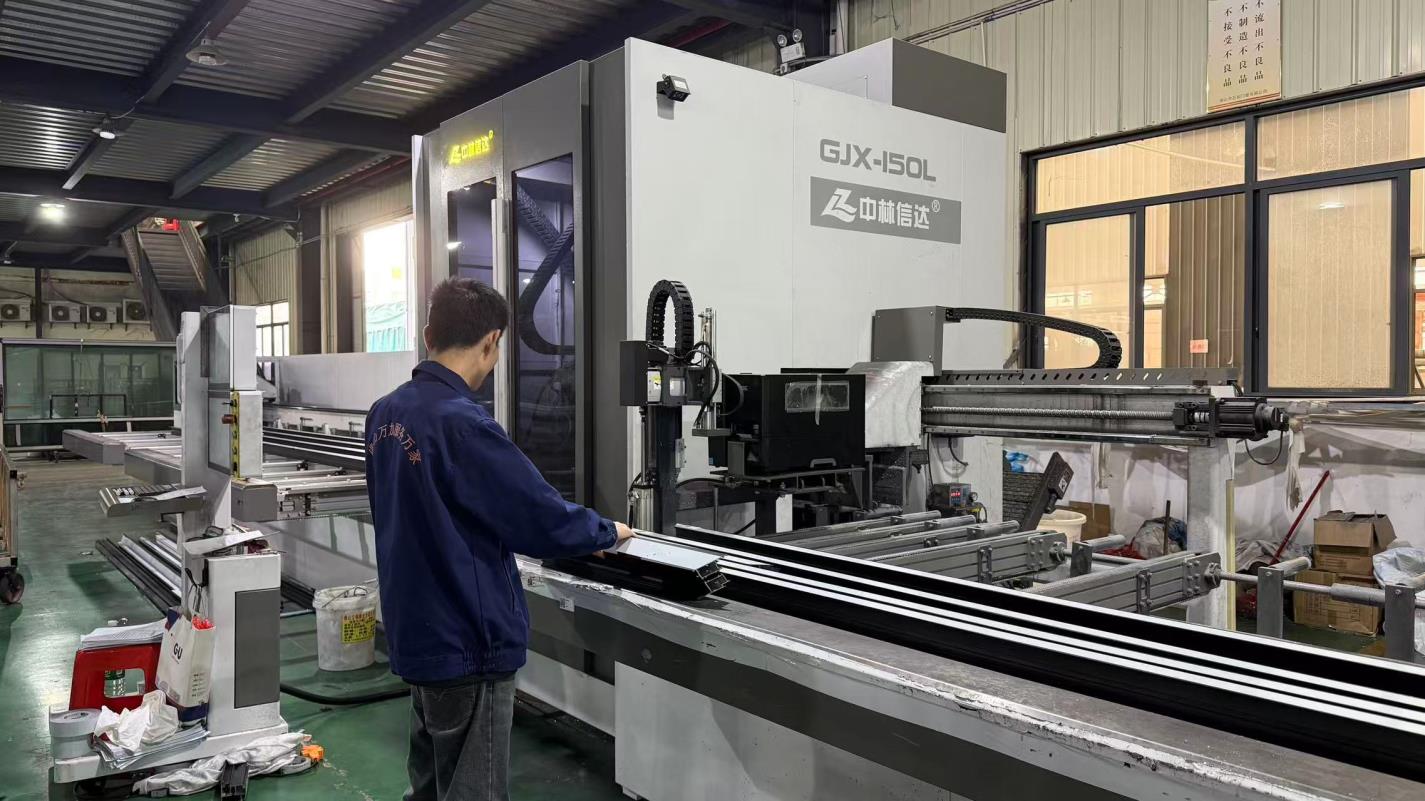 Fully Automatic Laser Cutting Machine