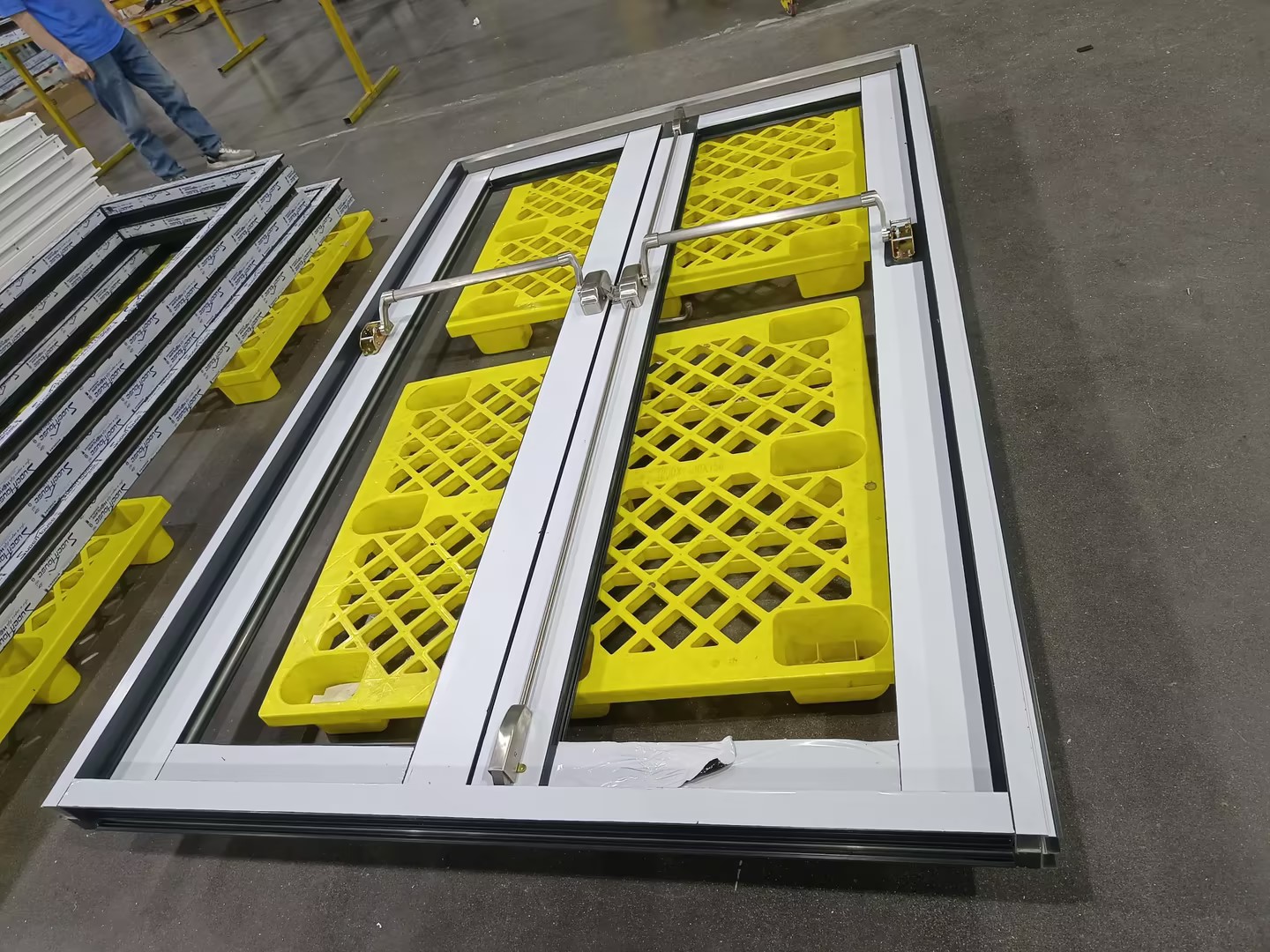 Basement Underground Used Safety Private Aluminum No Glass Smart Electronic Garage Door with Door Closer
