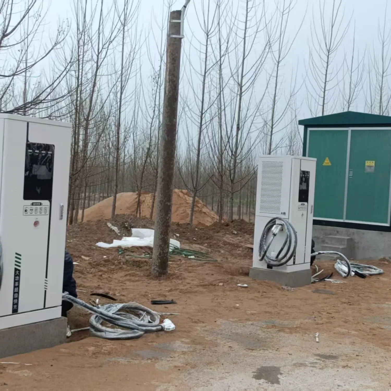 Compact Modular Scalable EV Charger for Urban Garage Charging Station