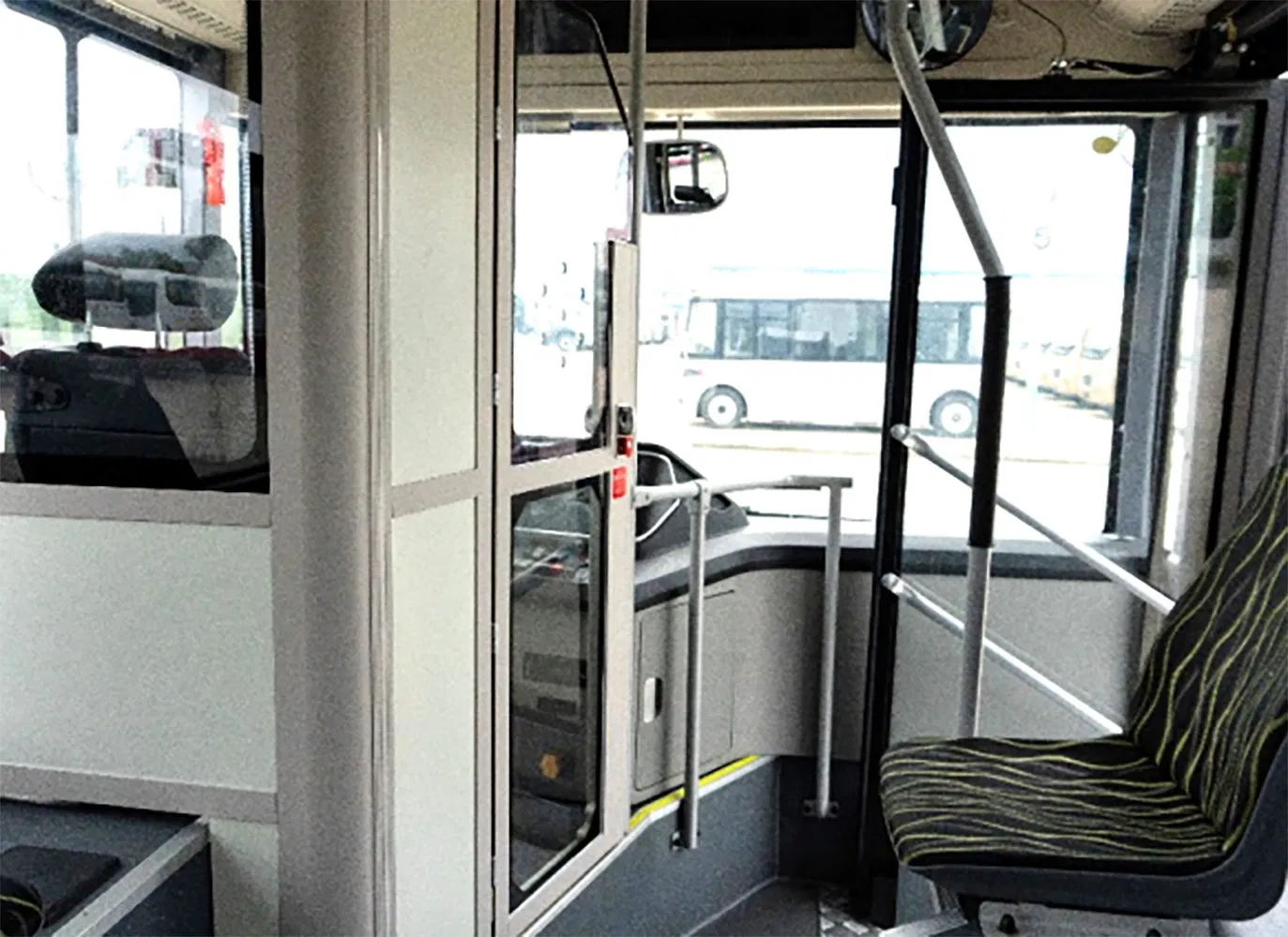 Dongfeng 10.5m Electric 30-40 Seats City Bus EV Coach Dongfeng New Electric City Bus Price