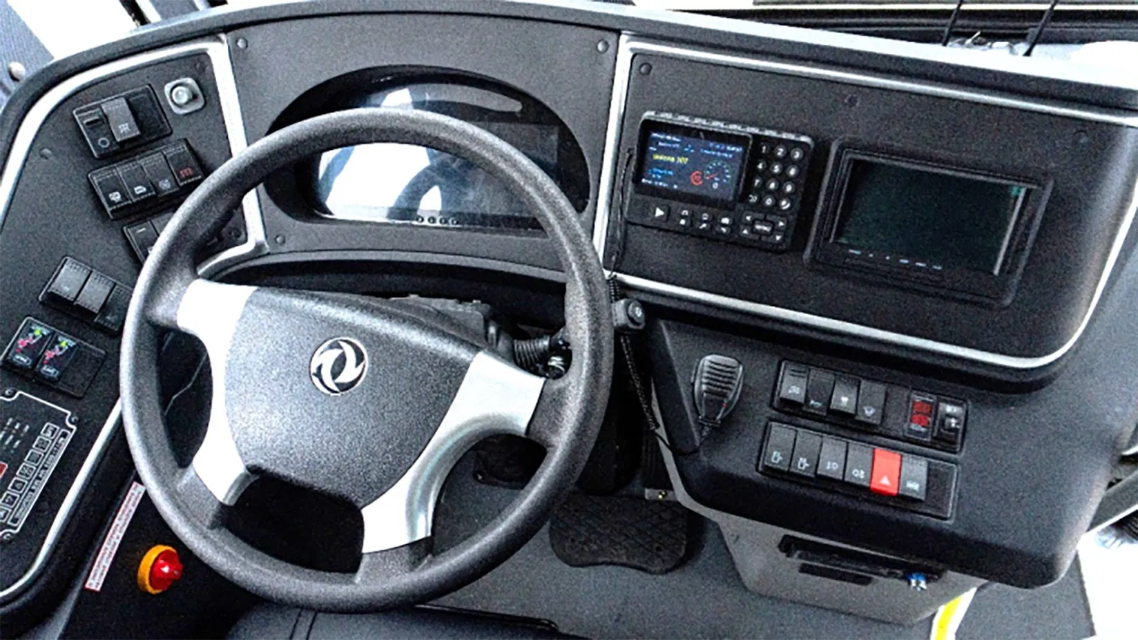 8 Meter Electronic City Bus 230kw Battery 2400nm Motor Auto Gear Box 35 Seats/70 Passenger Load Comfortable EV Dongfeng New Electric City Bus Price