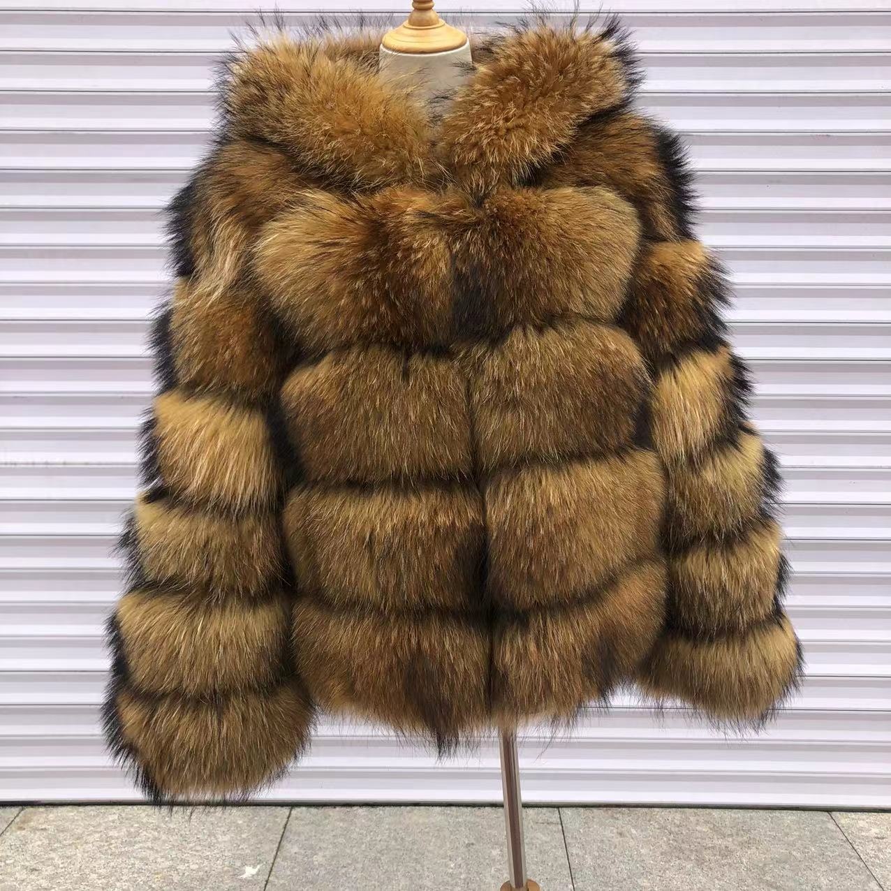 2022 Women's Fashion Outerwear Waterproof Realfox Raccoon Fur Coat With Long Sleeves and Hood Zipper Closure