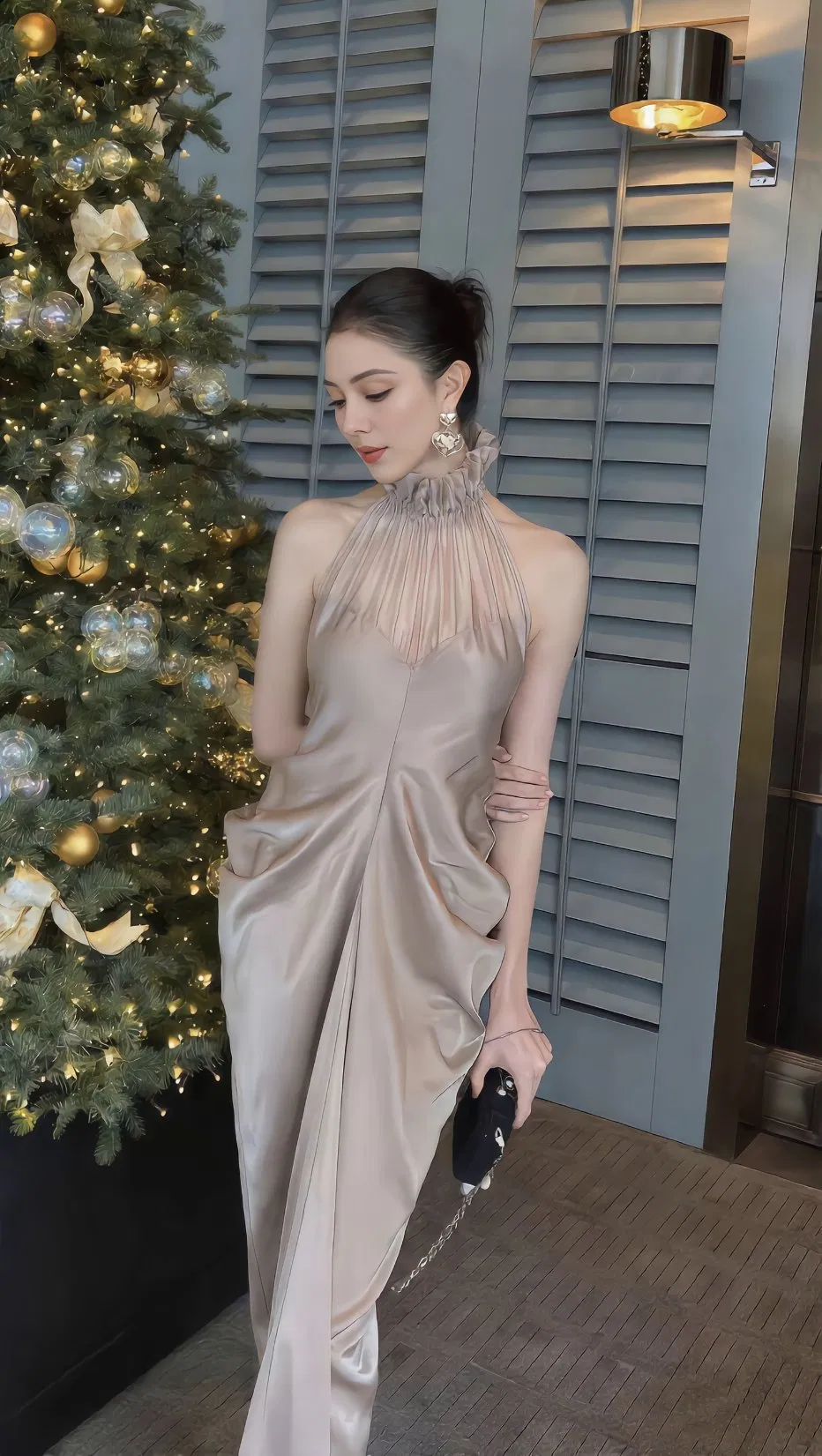 High-Quality Ladies' Sleeveless Silk Dress with Mesh Patchwork, Petal Collar Halter Neck, Slim Fit Elegant Silk MIDI Dress for Party &amp; Evening